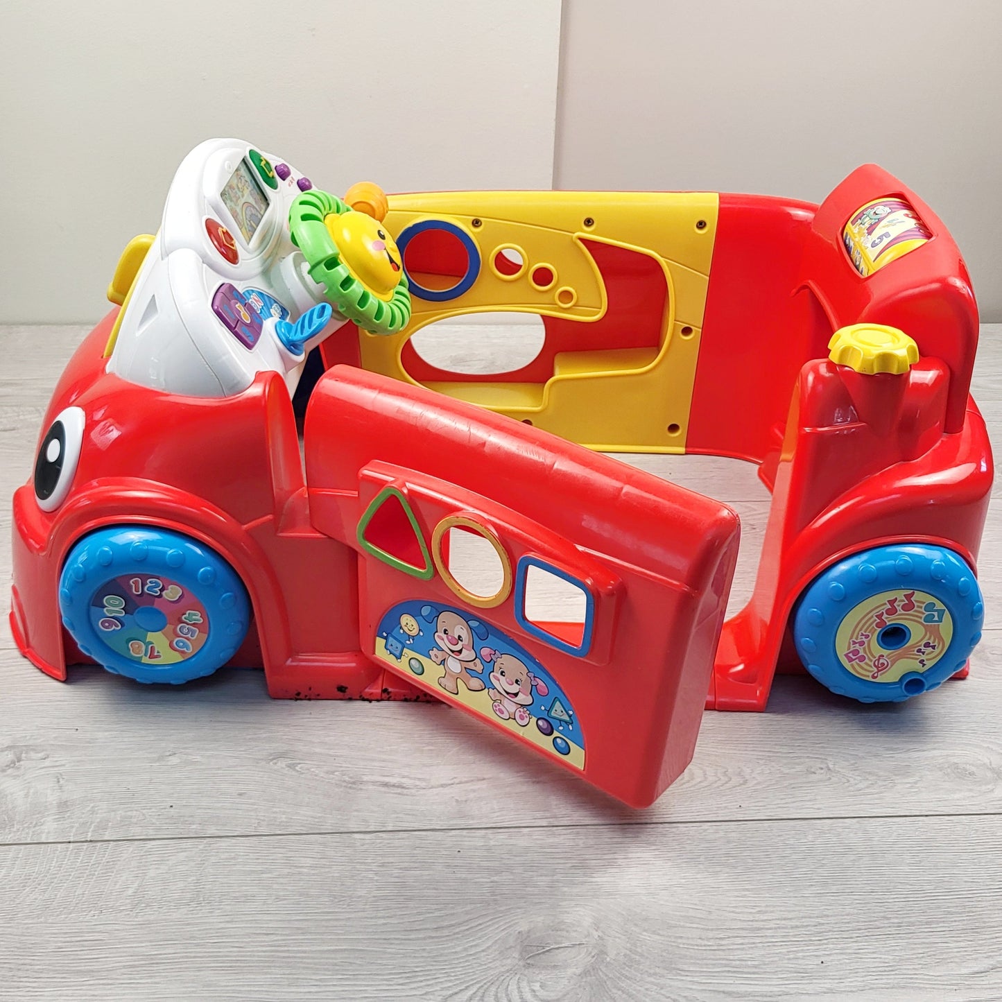 MFTZ1 - Fisher-Price Laugh & Learn Crawl around Car. LOCAL pick up or delivery only