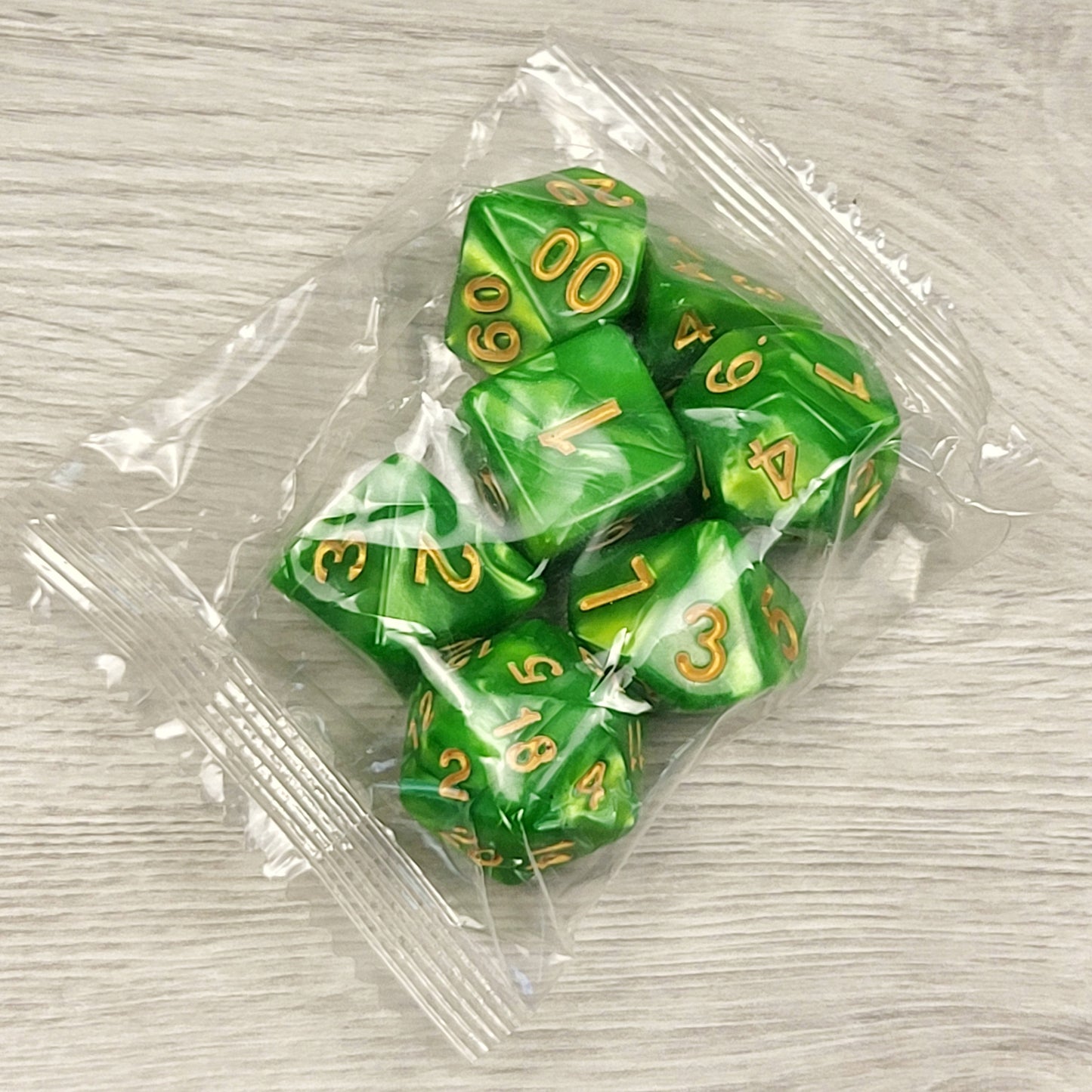 SPLT1 - NEW - Dungeons and Dragons dice set