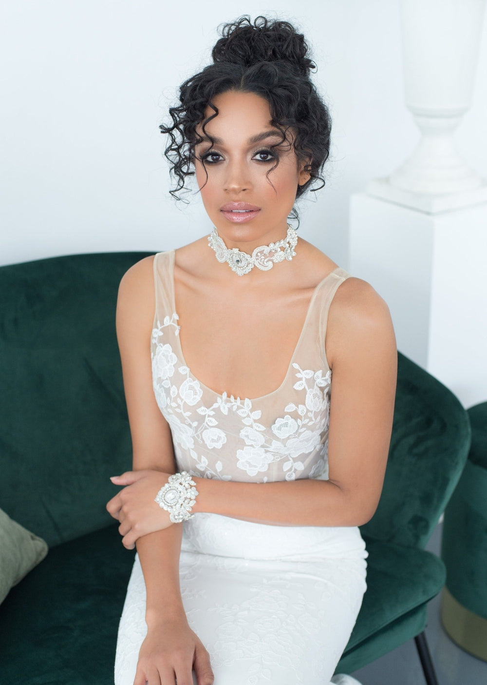 Collier ras du cou de mariée en dentelle de cristal BELLA