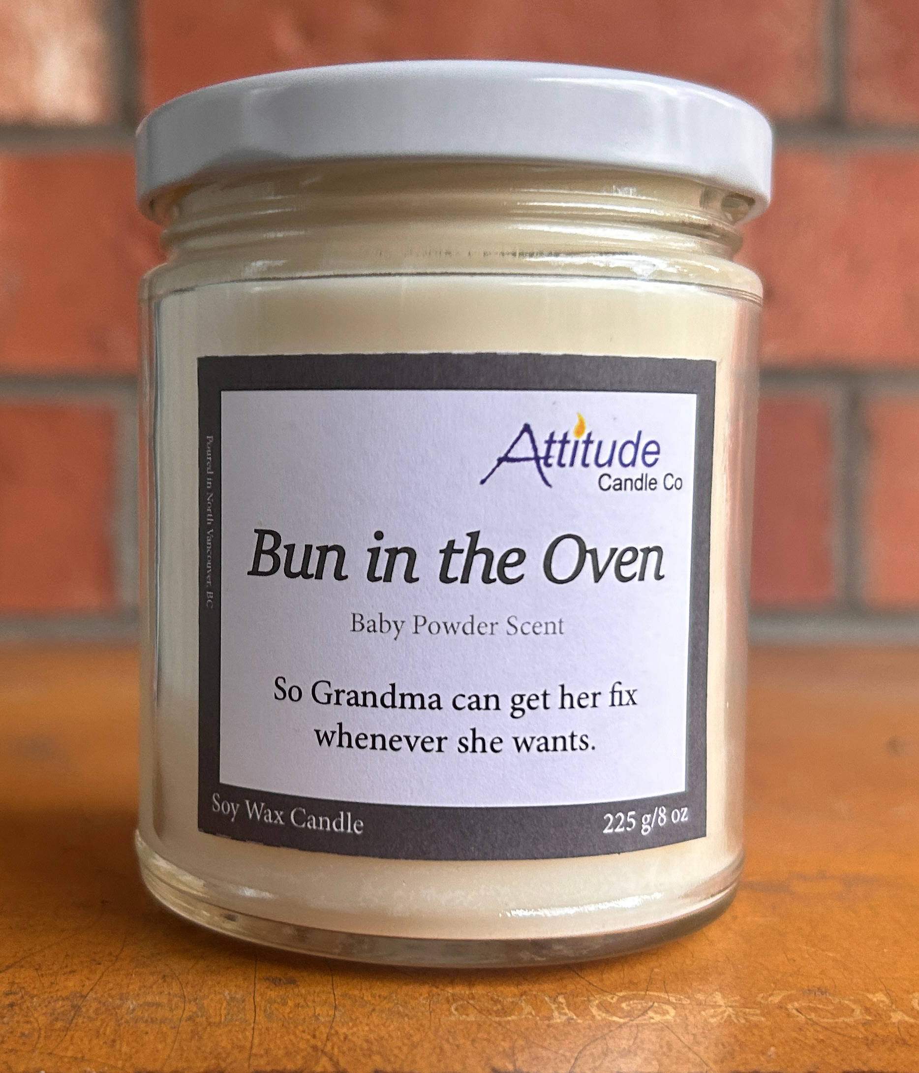 Bougie parfumée au talc « Bun in the Oven »