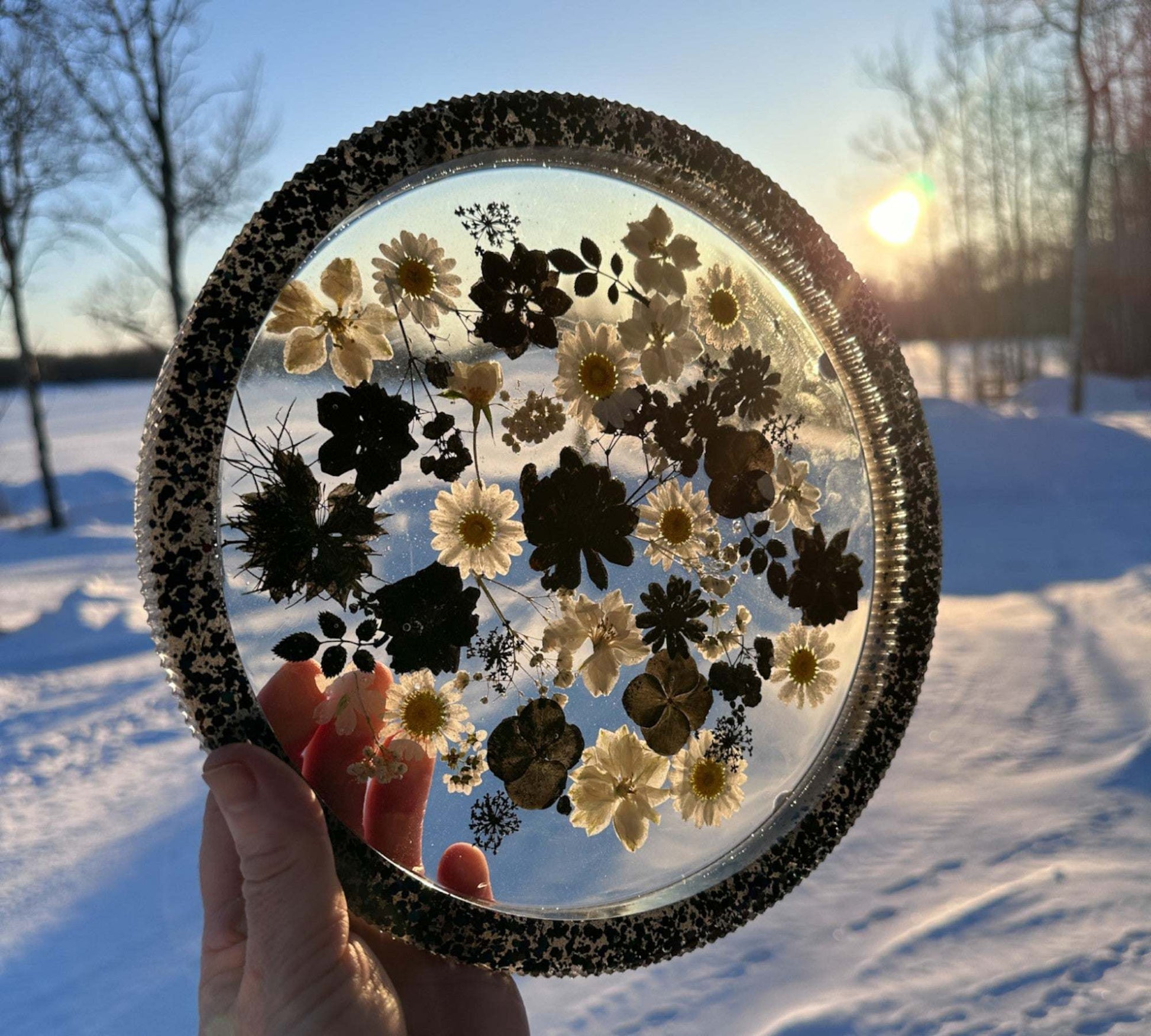 Moonlit Petals Resin Tray – Handmade with Real Black & White Flowers