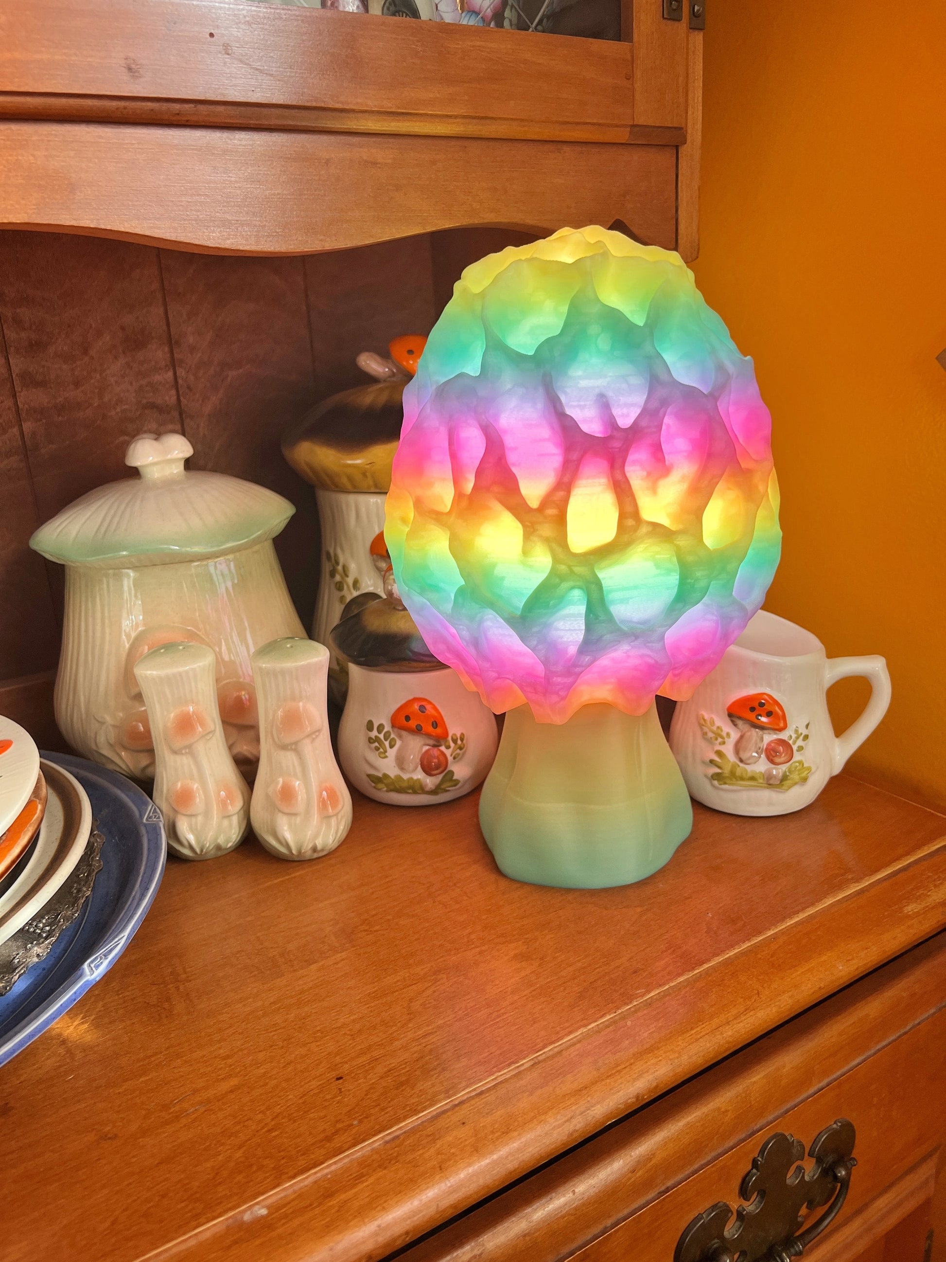 Lampe champignon morille imprimée en 3D et phosphorescente, couleur arc-en-ciel – Une veilleuse enchanteresse