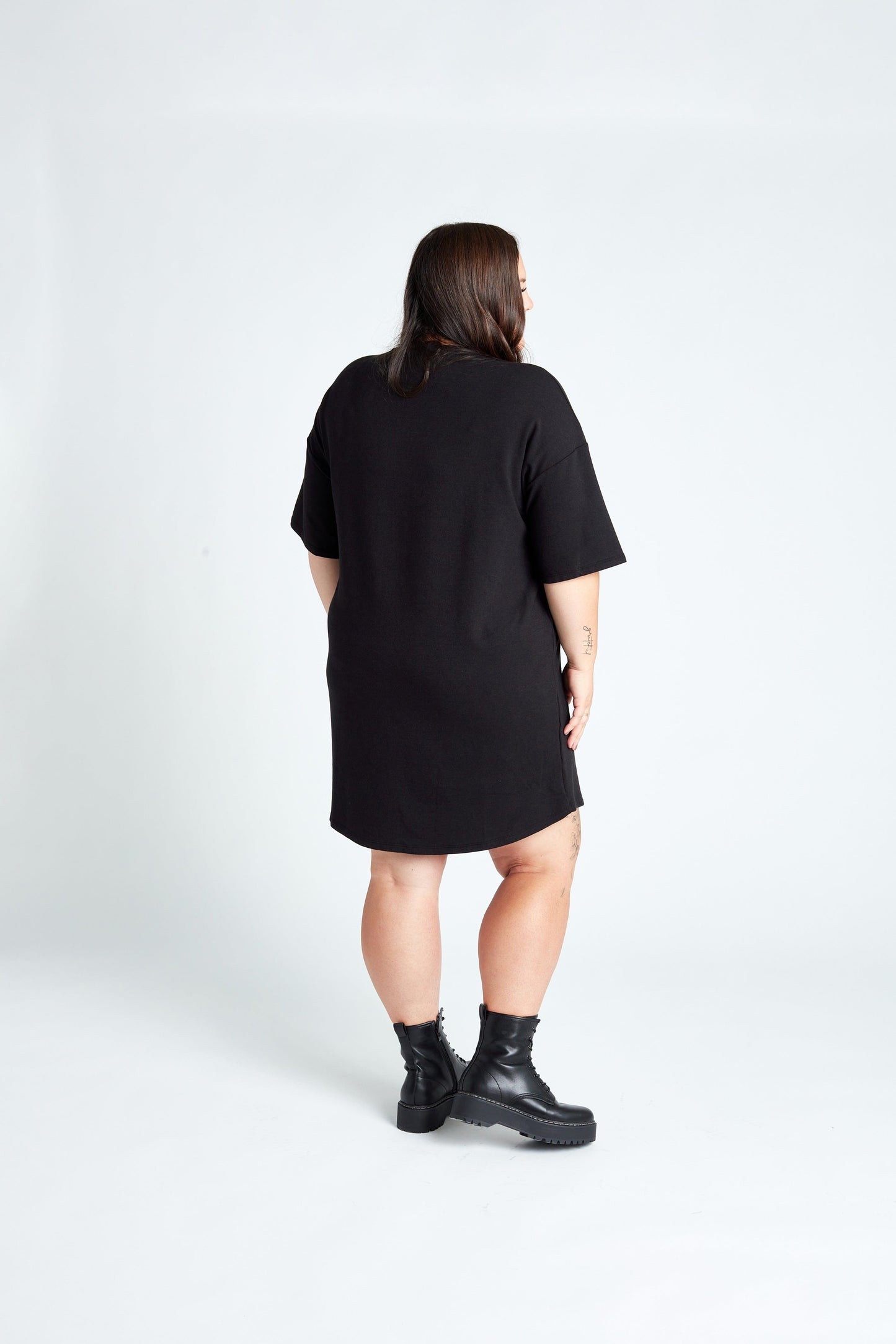 Relaxed Three-Quarter Dress in Onyx