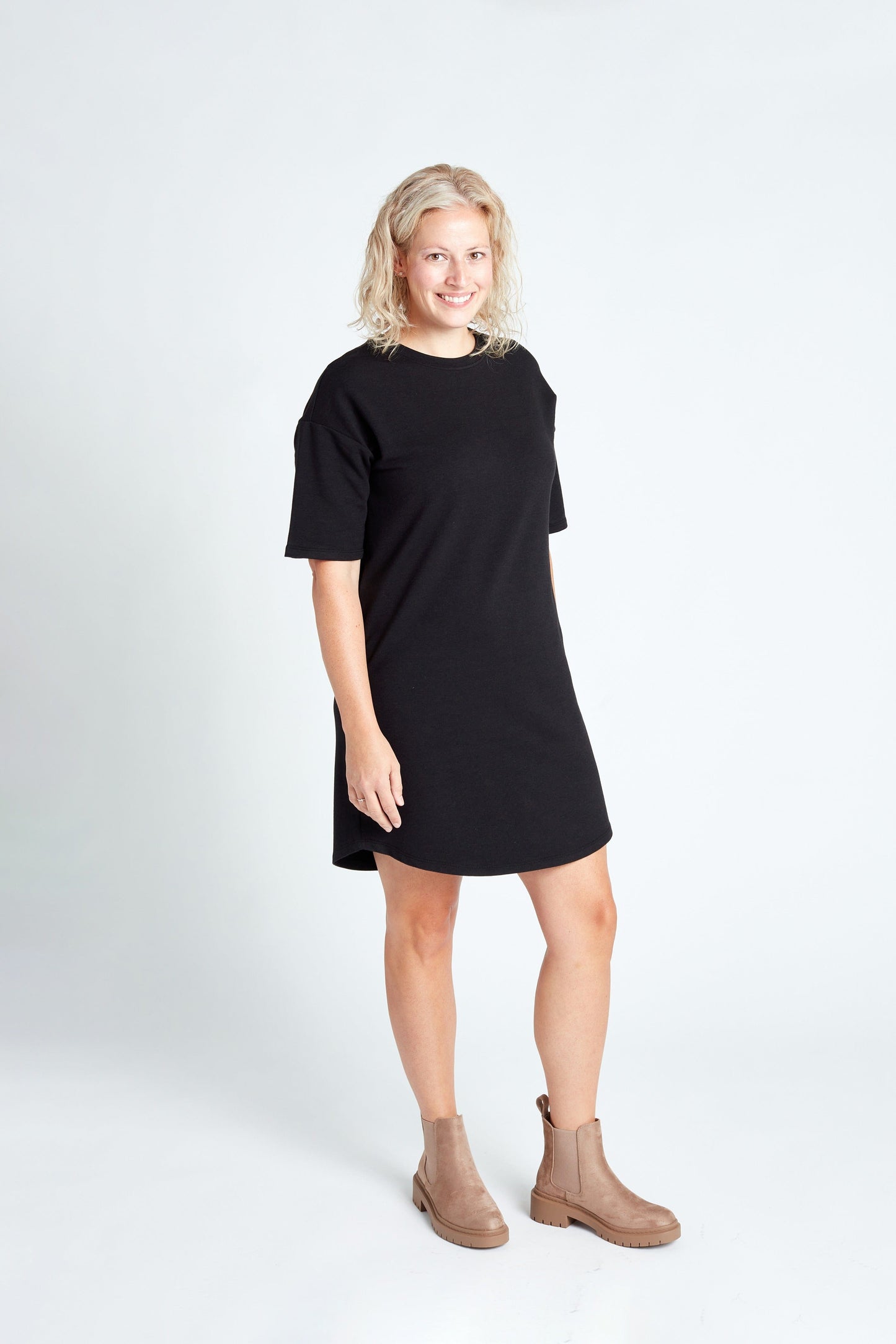 Relaxed Three-Quarter Dress in Onyx