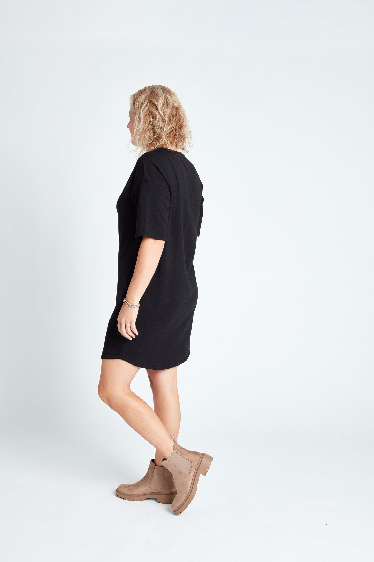 Relaxed Three-Quarter Dress in Onyx