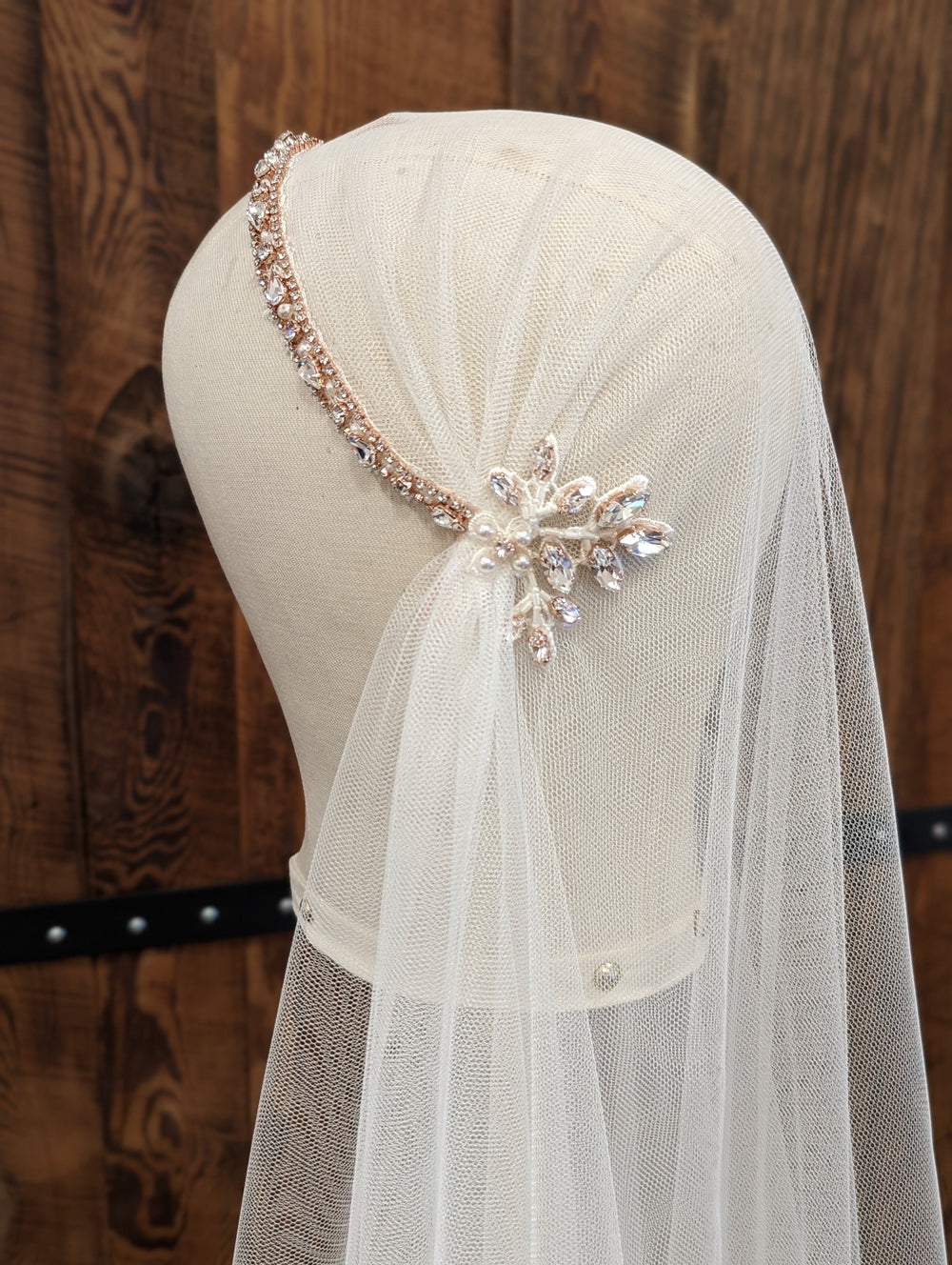 SUSSANAH Lace Beaded Juliet Veil