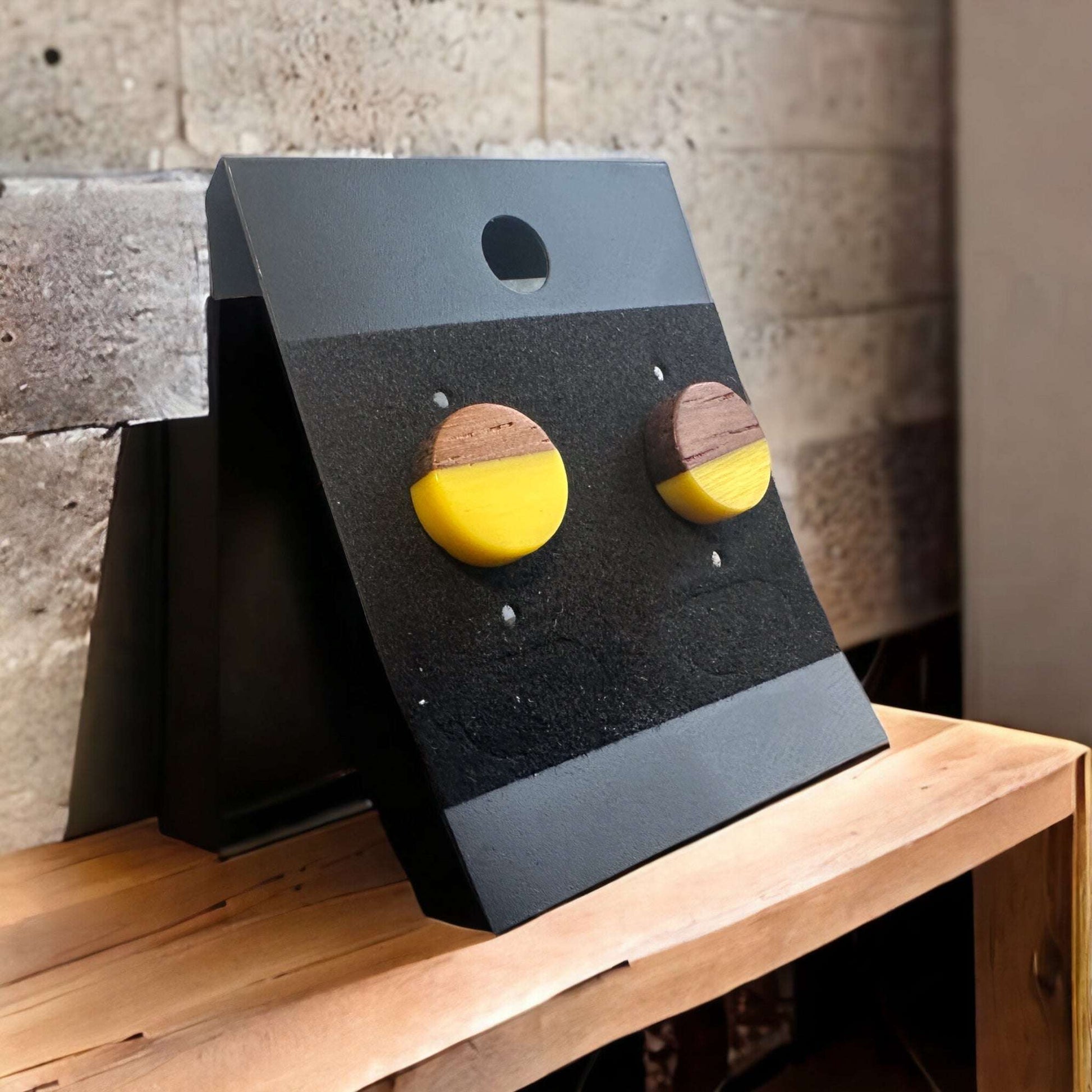 Boucles d'oreilles à tige en bois et résine style bohème - Boucles d'oreilles hippies jaunes et bois