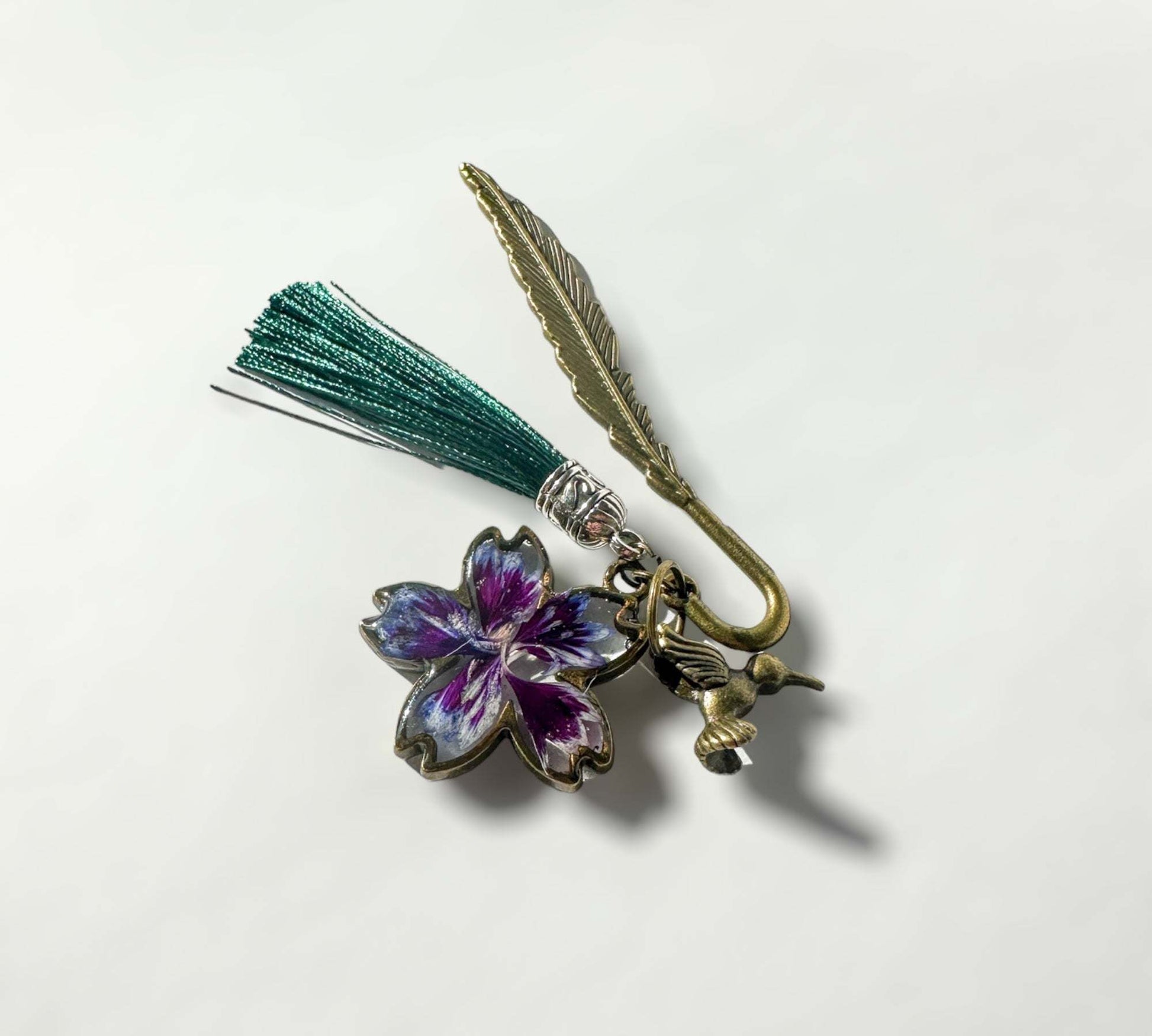 Marque-page - Marque-page pétale de fleur avec breloques colibri