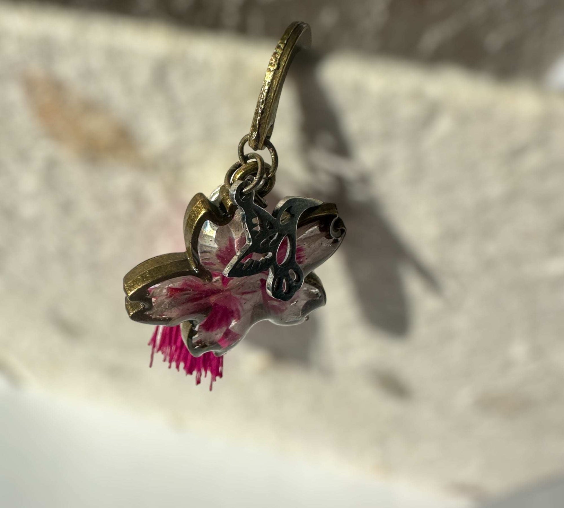 Marque-page - Marque-page pétale de fleur avec breloques colibri