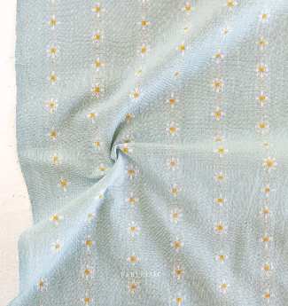 Fableism Forest Forage - Marguerites en gouttelettes, 1/4 yard