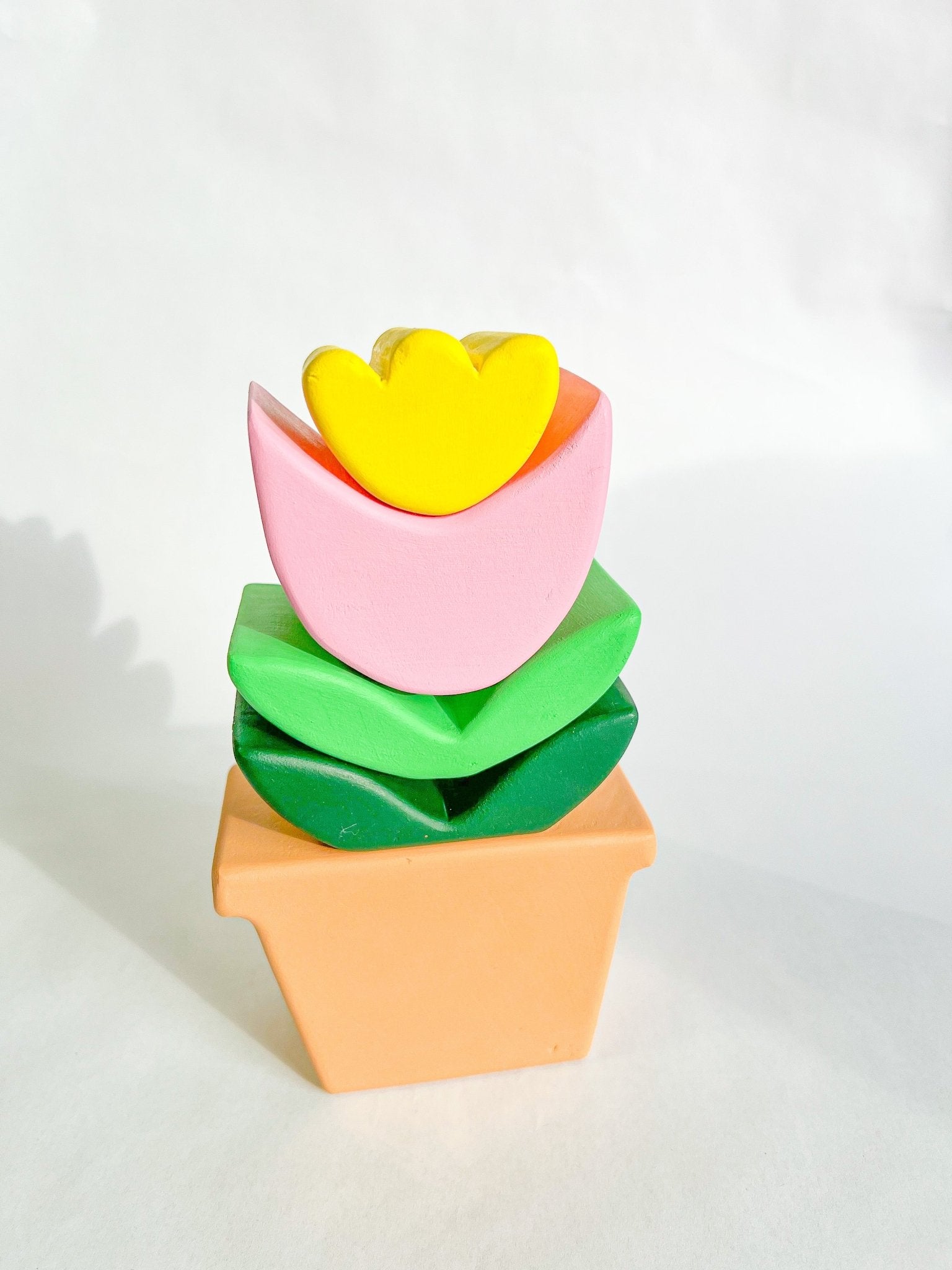Jouet à empiler en forme de fleurs