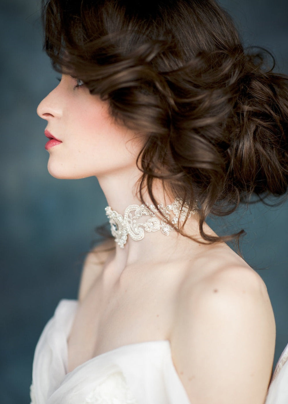 Collier ras du cou de mariée en dentelle de cristal BELLA