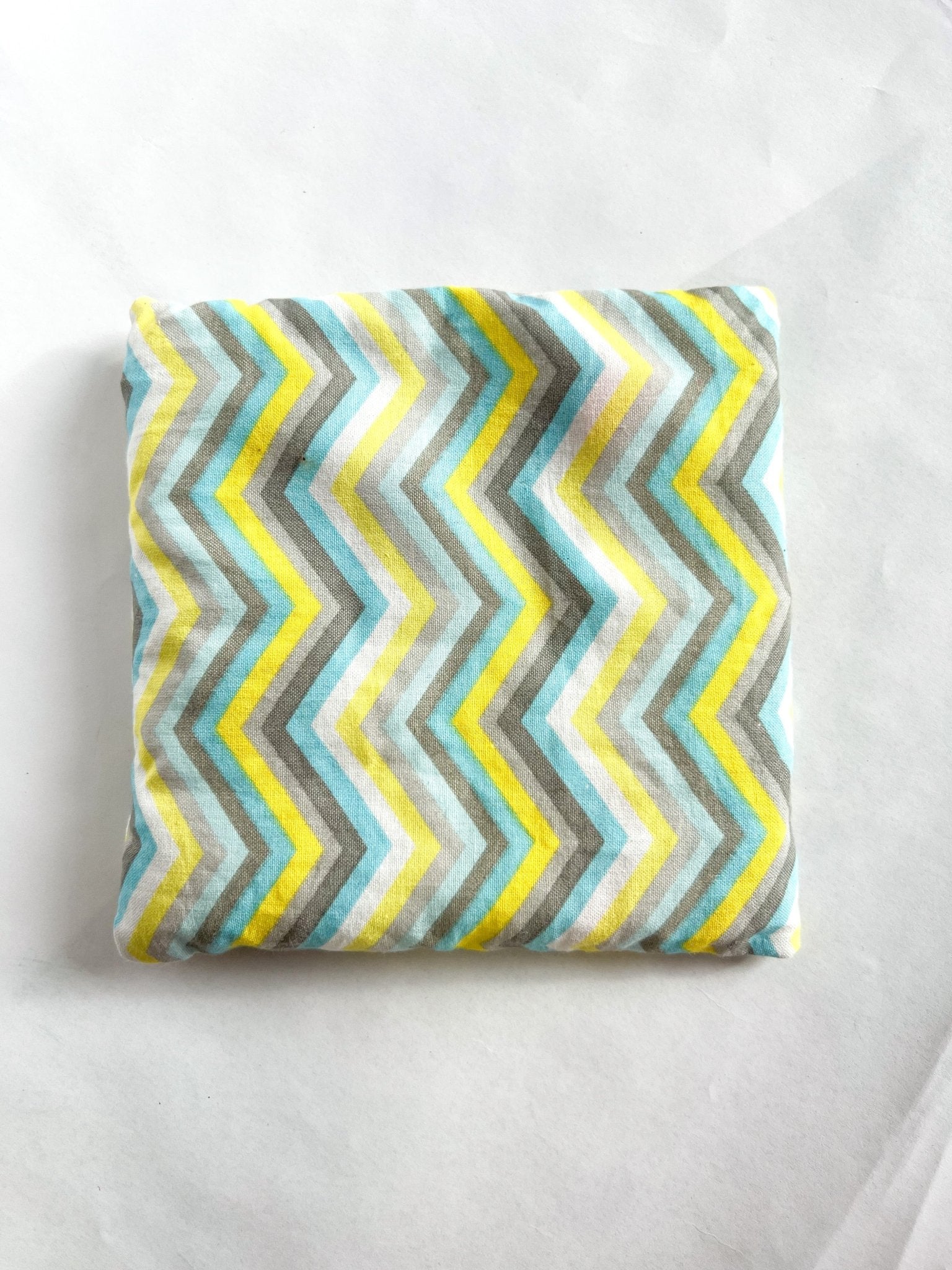 Pochette sensorielle à cache-cache