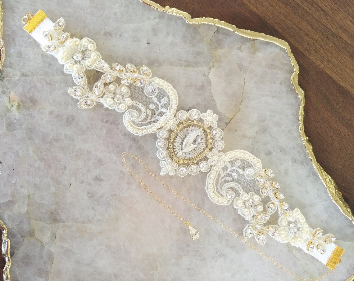 Collier ras du cou de mariée en dentelle de cristal BELLA