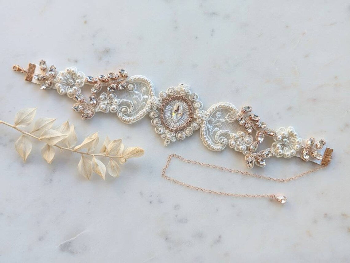 Collier ras du cou de mariée en dentelle de cristal BELLA