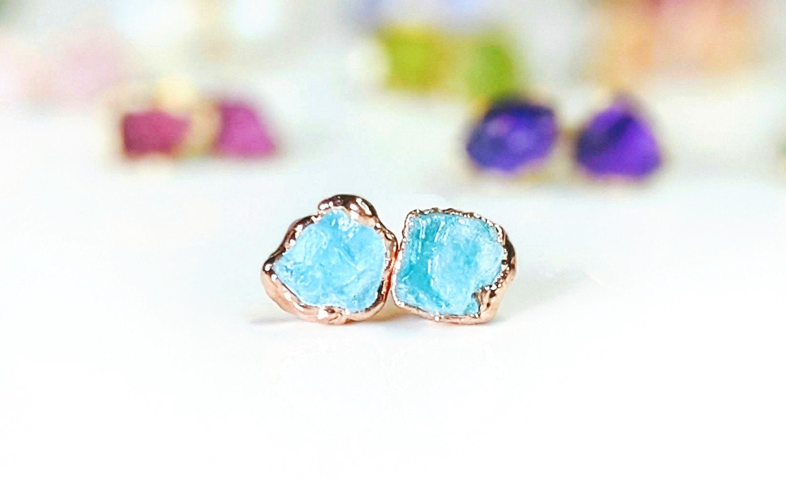 Boucles d'oreilles à tige en aigue-marine brute