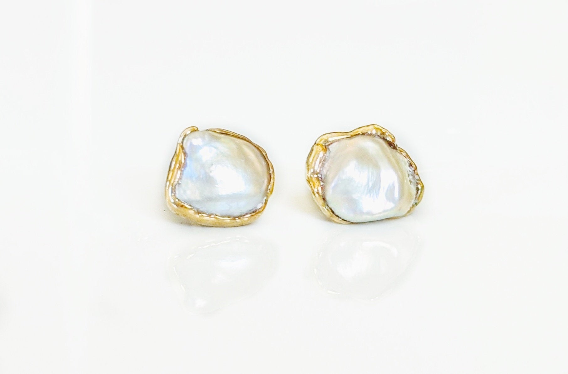 Boucles d'oreilles à tige en perles d'eau douce Keshi