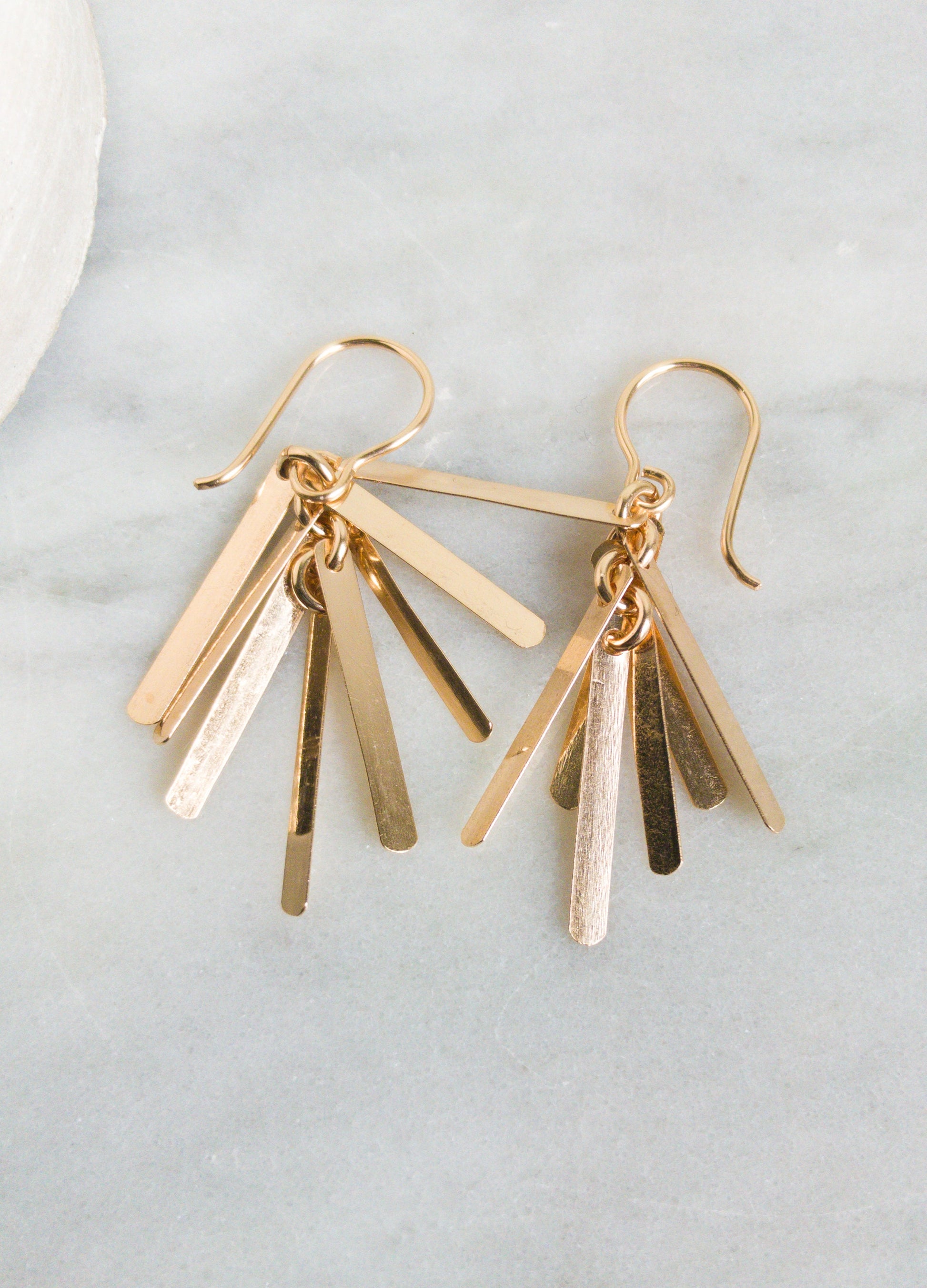 Boucles d'oreilles à pampilles en or, boucles d'oreilles uniques en or rempli 14 carats, boucles d'oreilles à franges, cadeau pour femme, boucles d'oreilles à franges en or, cadeau pour petite amie
