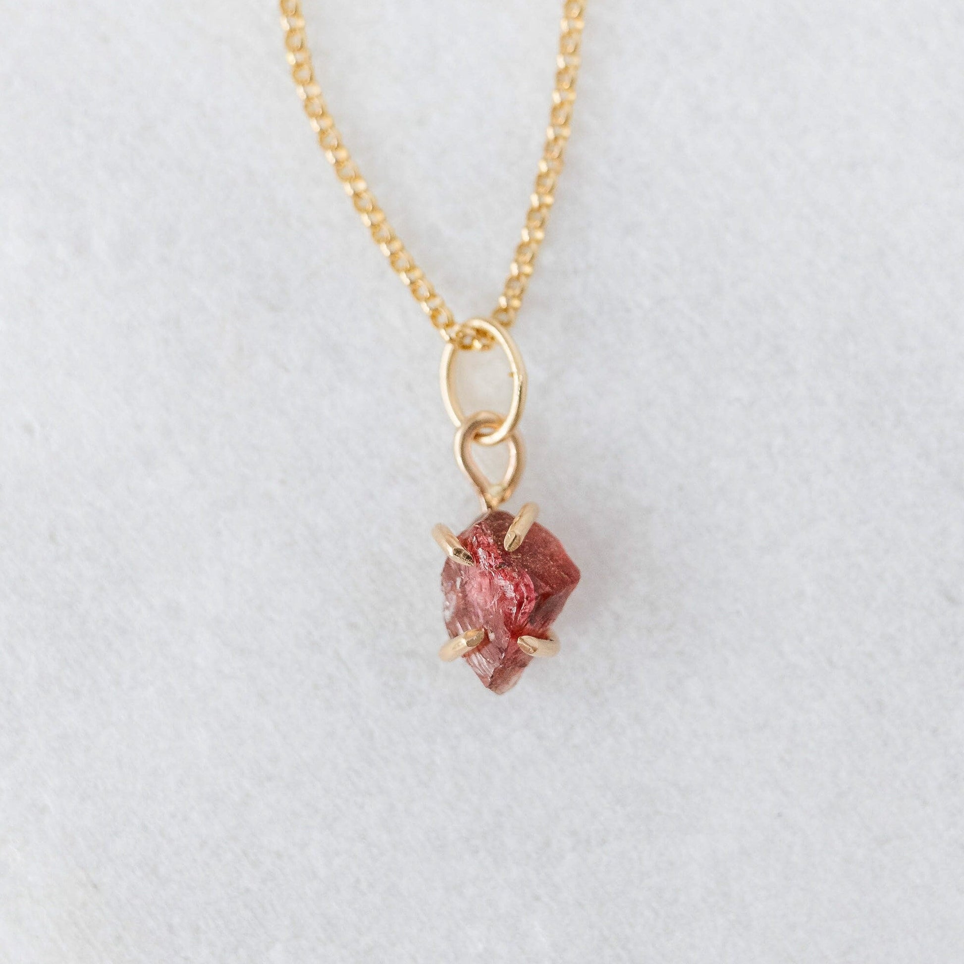 Pendentif en grenat brut - Pierre de naissance de janvier pour collier - Cadeau de demoiselle d'honneur