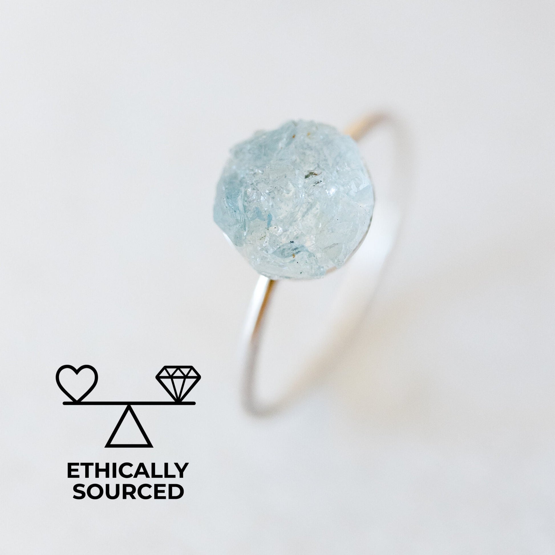 Bague aigue-marine brute, bague avec pierre de naissance de mars, bijoux en pierres précieuses brutes, bague minimaliste, bijoux avec pierre de naissance Poissons, bague en cristal, bague Fairycore