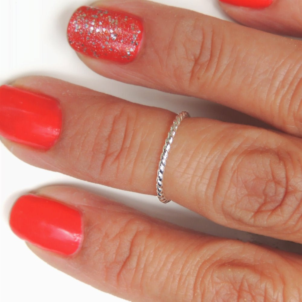 Bague Midi en argent sterling avec bande torsadée