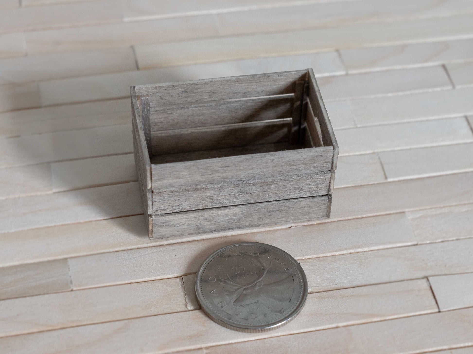 Caisses rustiques miniatures | Décoration rustique pour maison de poupée | Caisse en bois à l'échelle 1:12 | Caisse de ferme