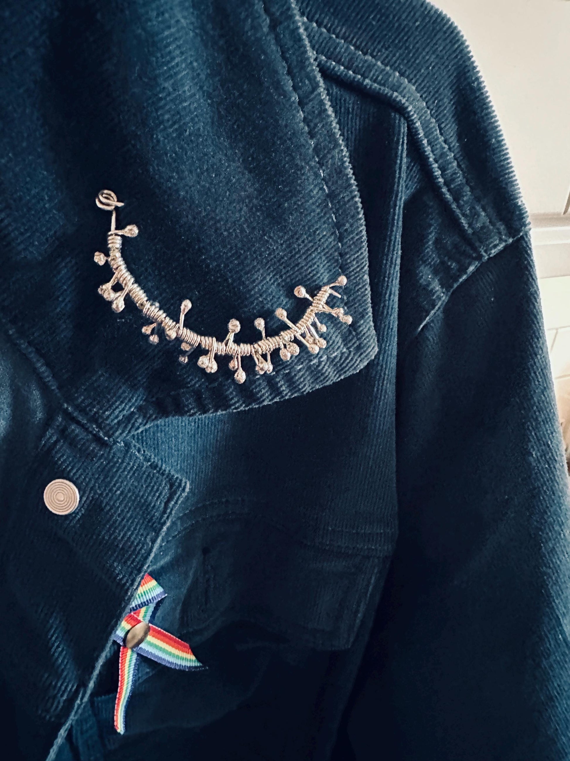 Broche en argent sterling, broche abstraite, cadeau pour elle, broche moderne, broche tendance, broche châle, broche manteau, broche contemporaine