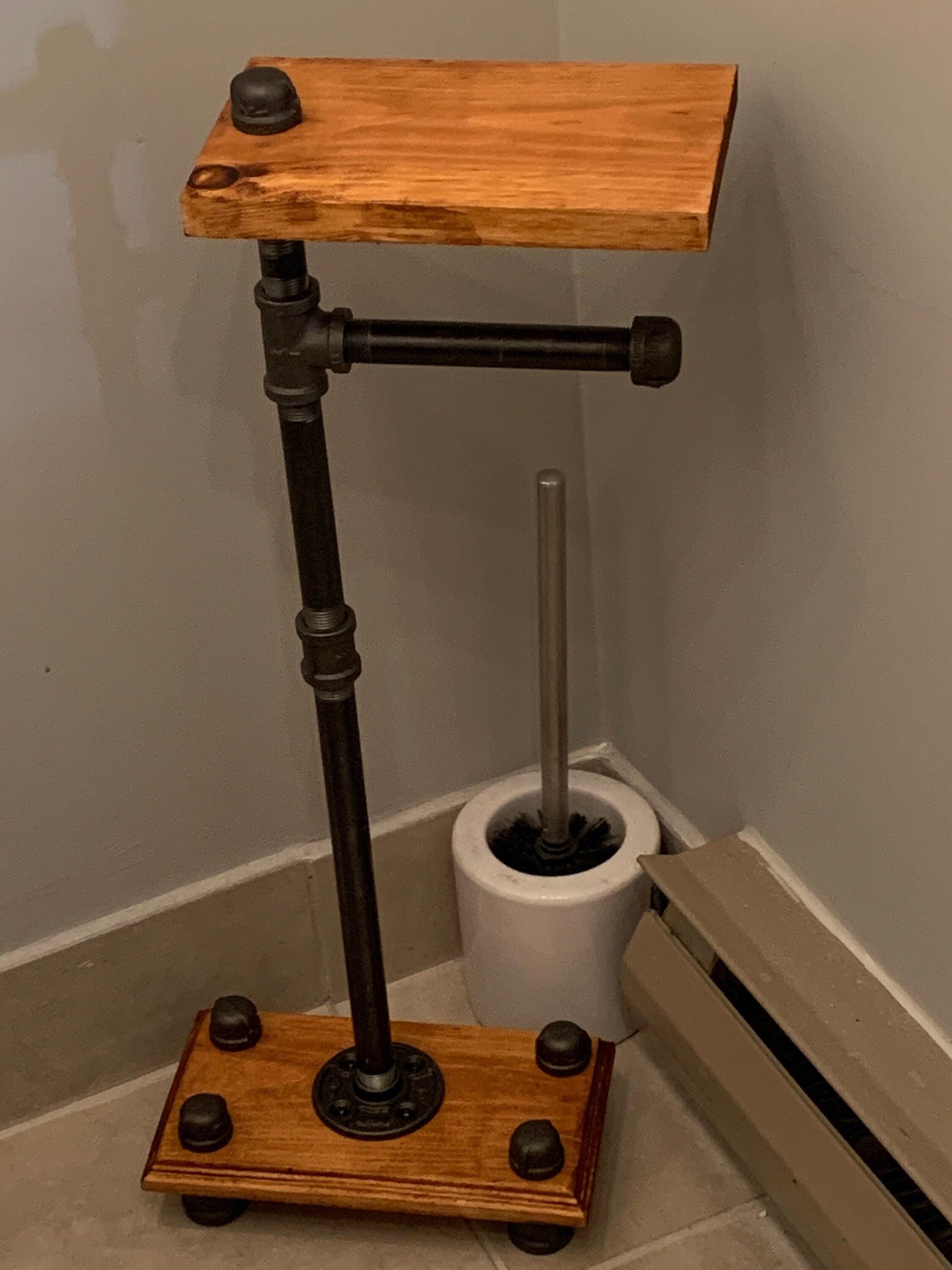 Porte-papier toilette sur pied de style industriel avec étagère pour téléphone - Porte-papier toilette