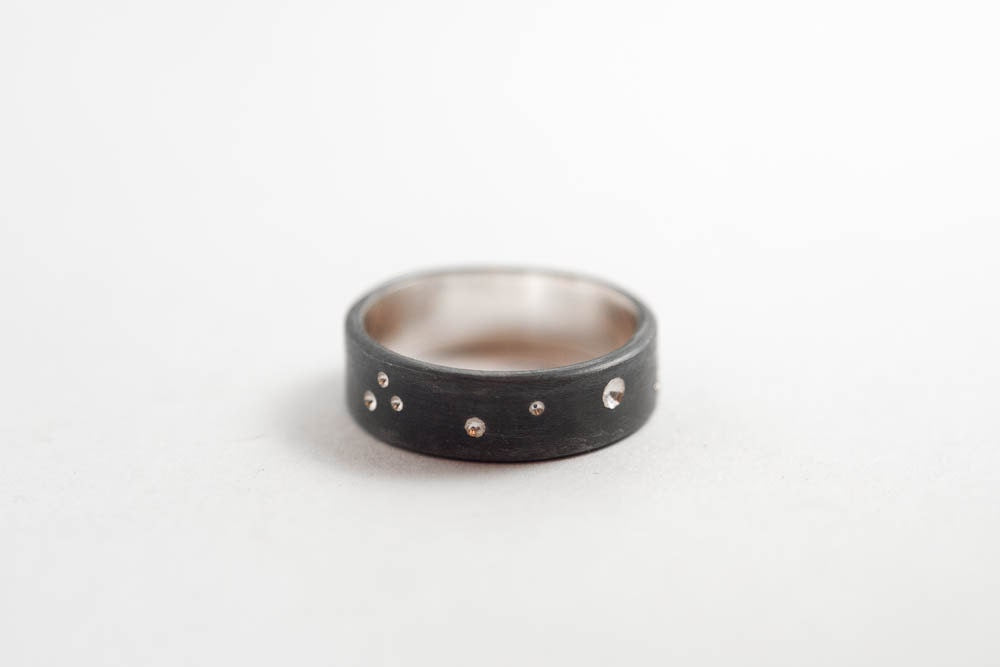 Bague céleste, bague noire oxydée pour elle, bague ciel nocturne, cadeau pour les amateurs d'astronomie, bague minimaliste, bague en argent écologique