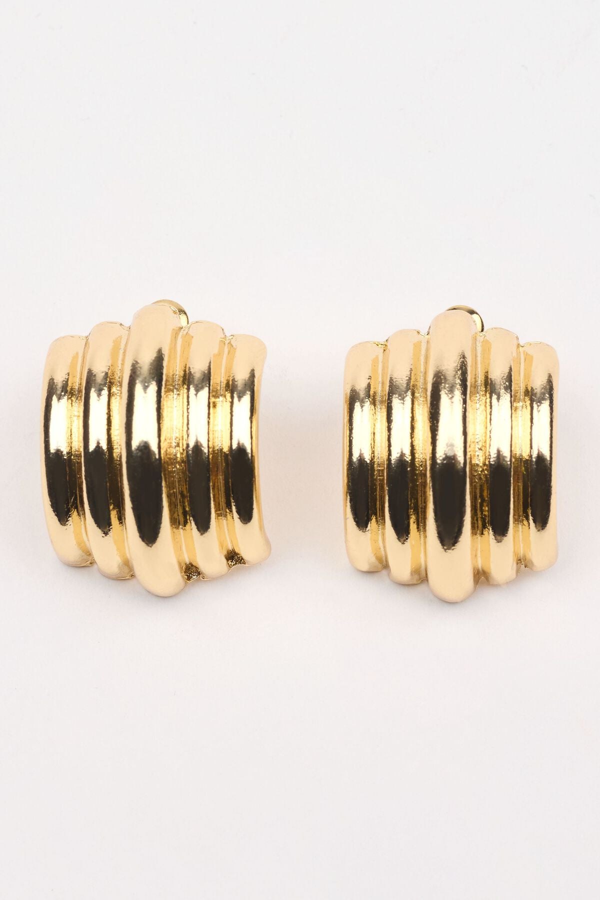 Lined Curve Button Earrings