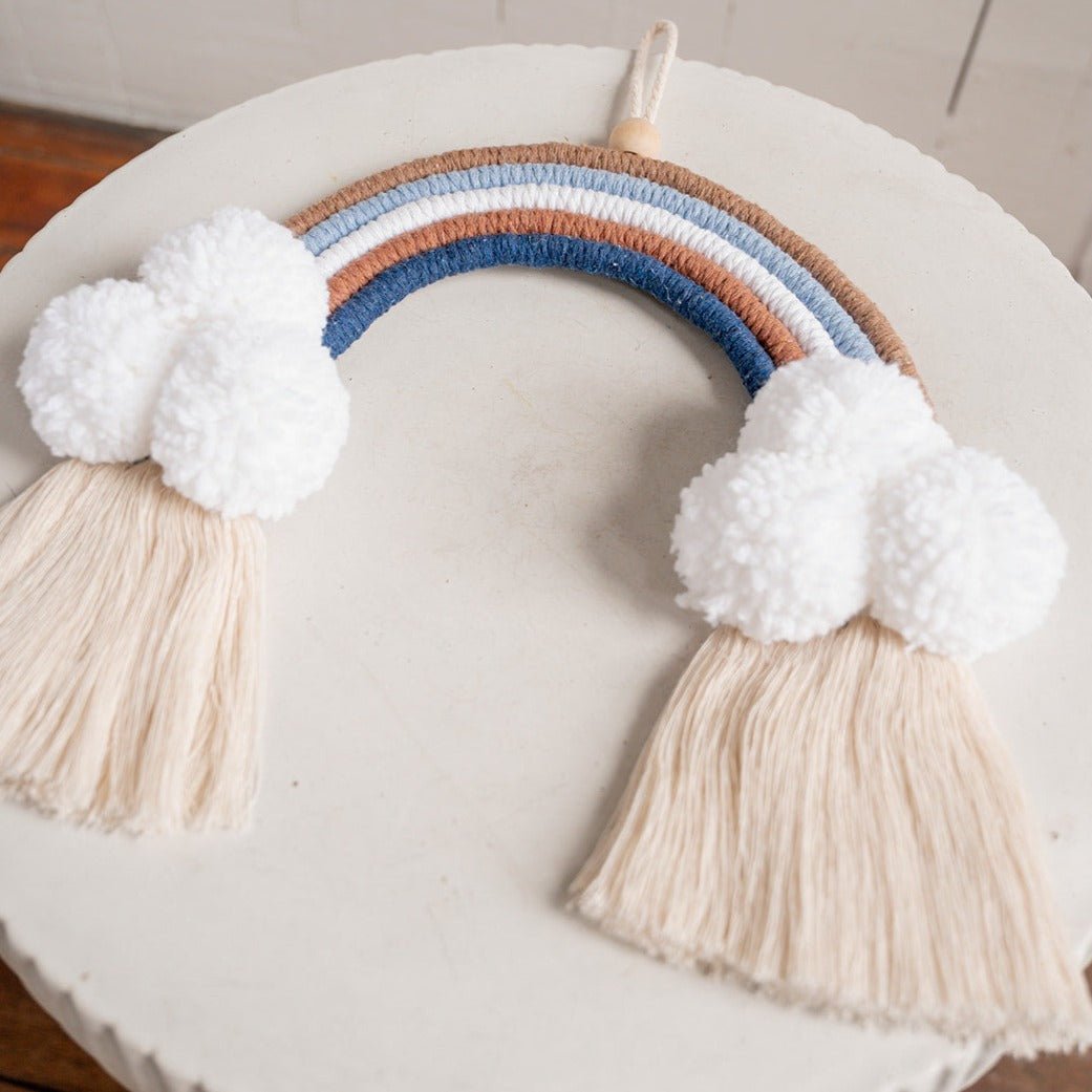 Arc-en-ciel en macramé