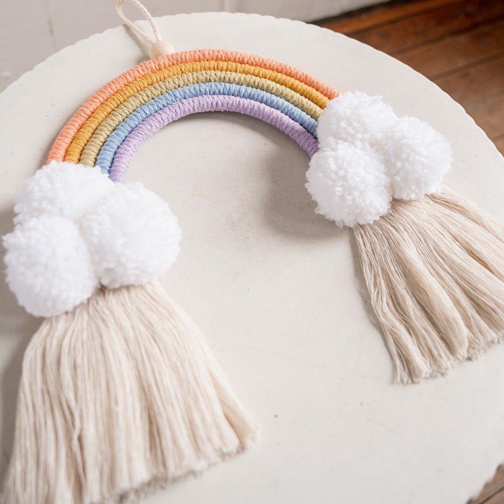 Arc-en-ciel en macramé