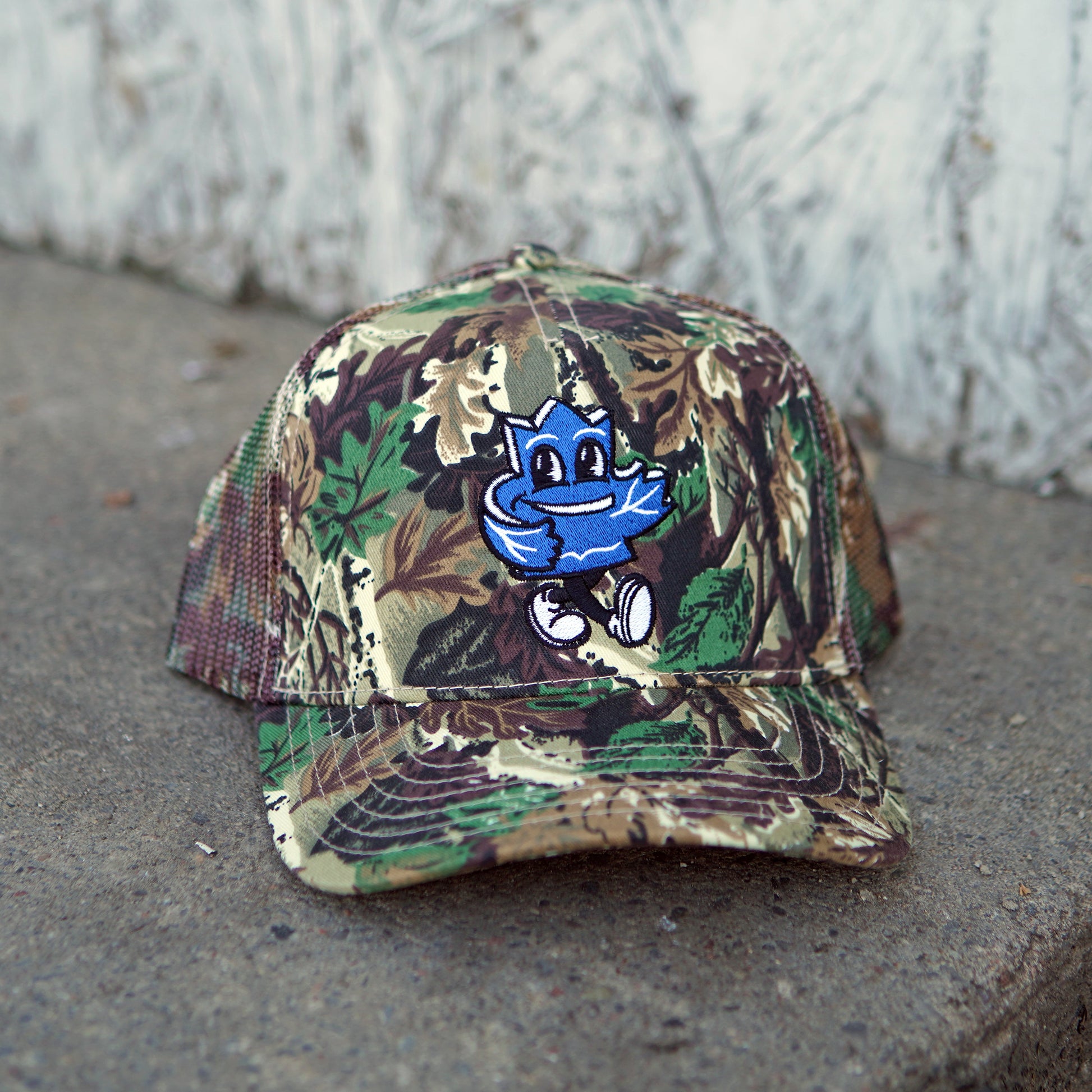 Casquette de camionneur à motif camouflage feuille d'érable