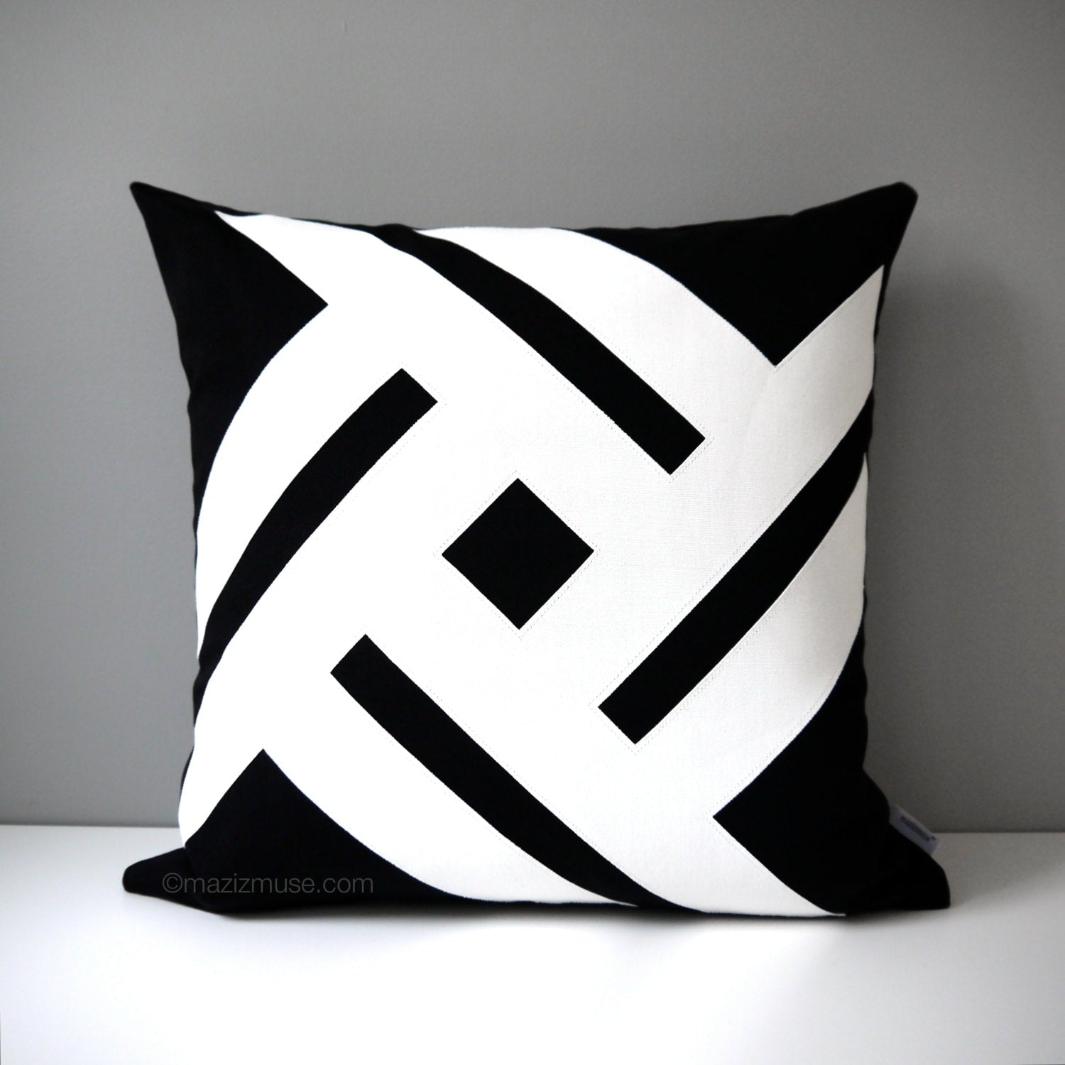 Housse de coussin d'extérieur Sunbrella noir et blanc, coussin moderne à motif géométrique