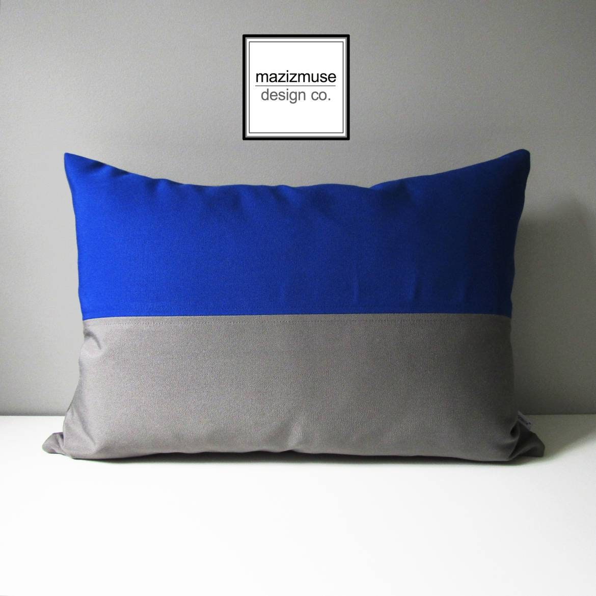 Housse de coussin décorative d'extérieur en Sunbrella® noir et blanc