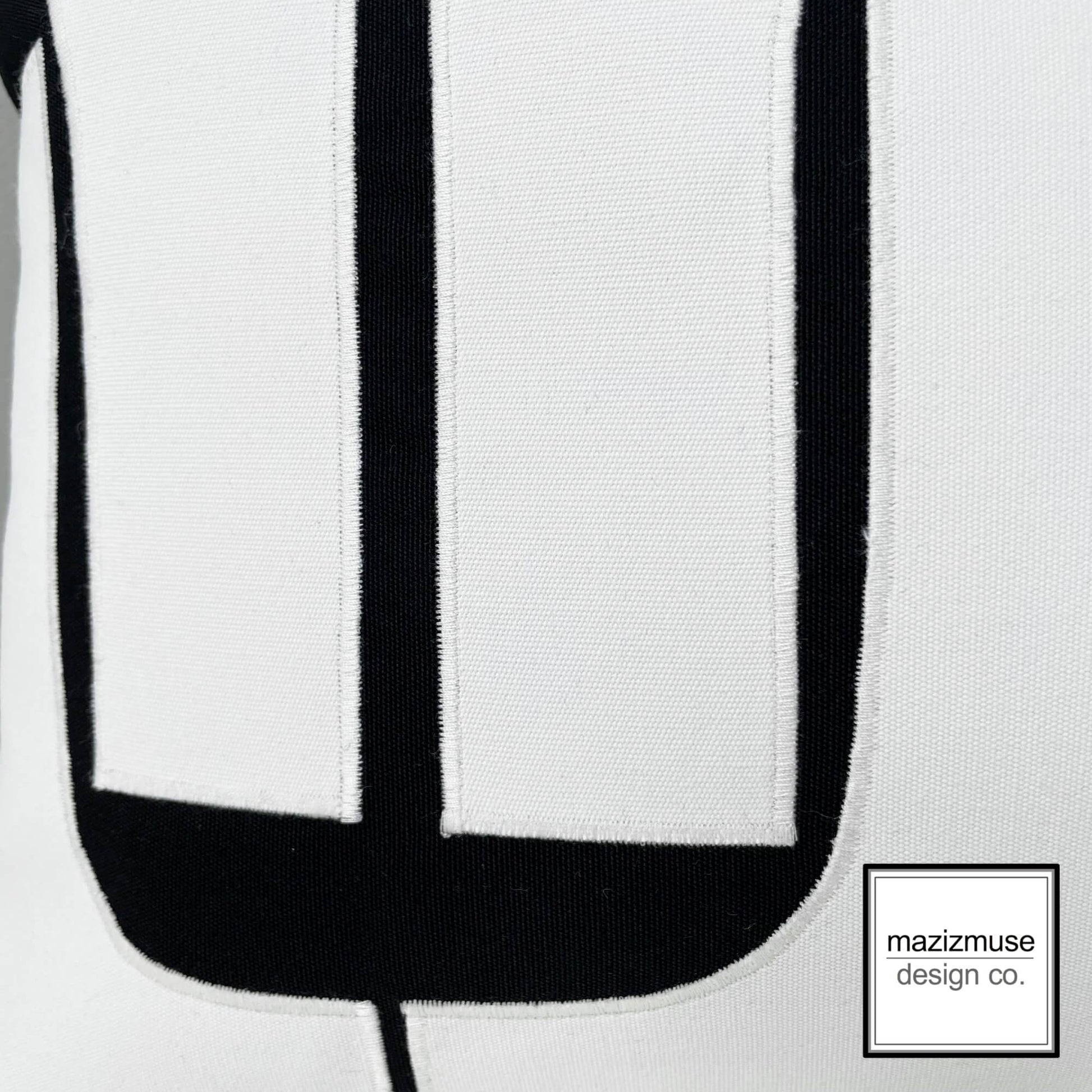 Housse de coussin d'extérieur Sunbrella noir et blanc, style moderne du milieu du siècle