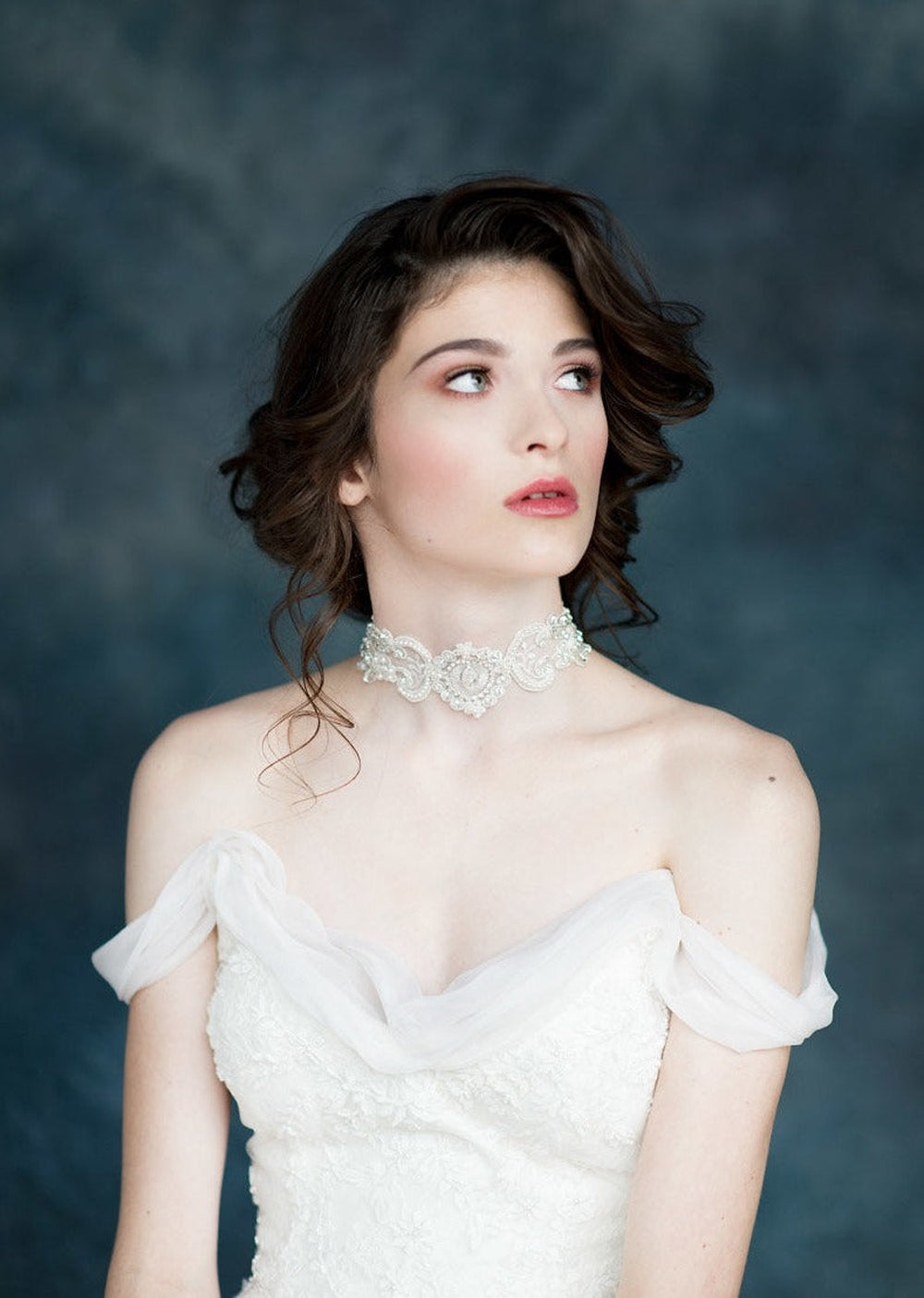 Collier ras du cou de mariée en dentelle de cristal BELLA