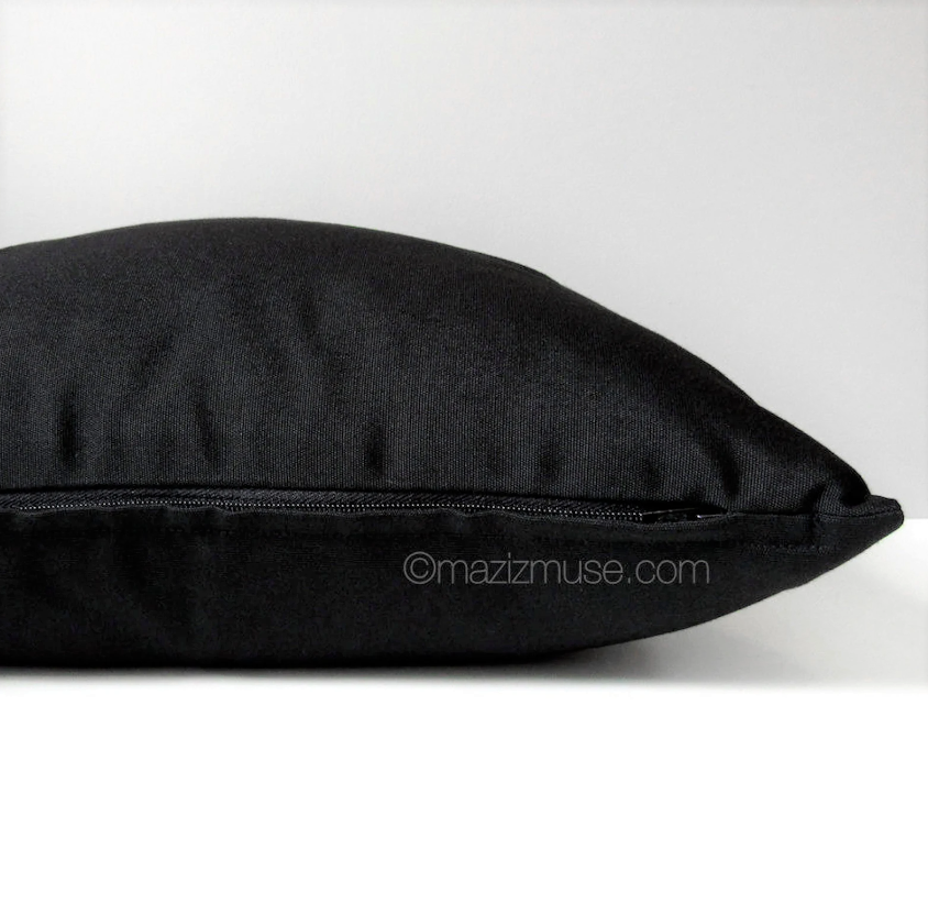Housse de coussin d'extérieur noire Sunbrella®, coussins noirs unis modernes