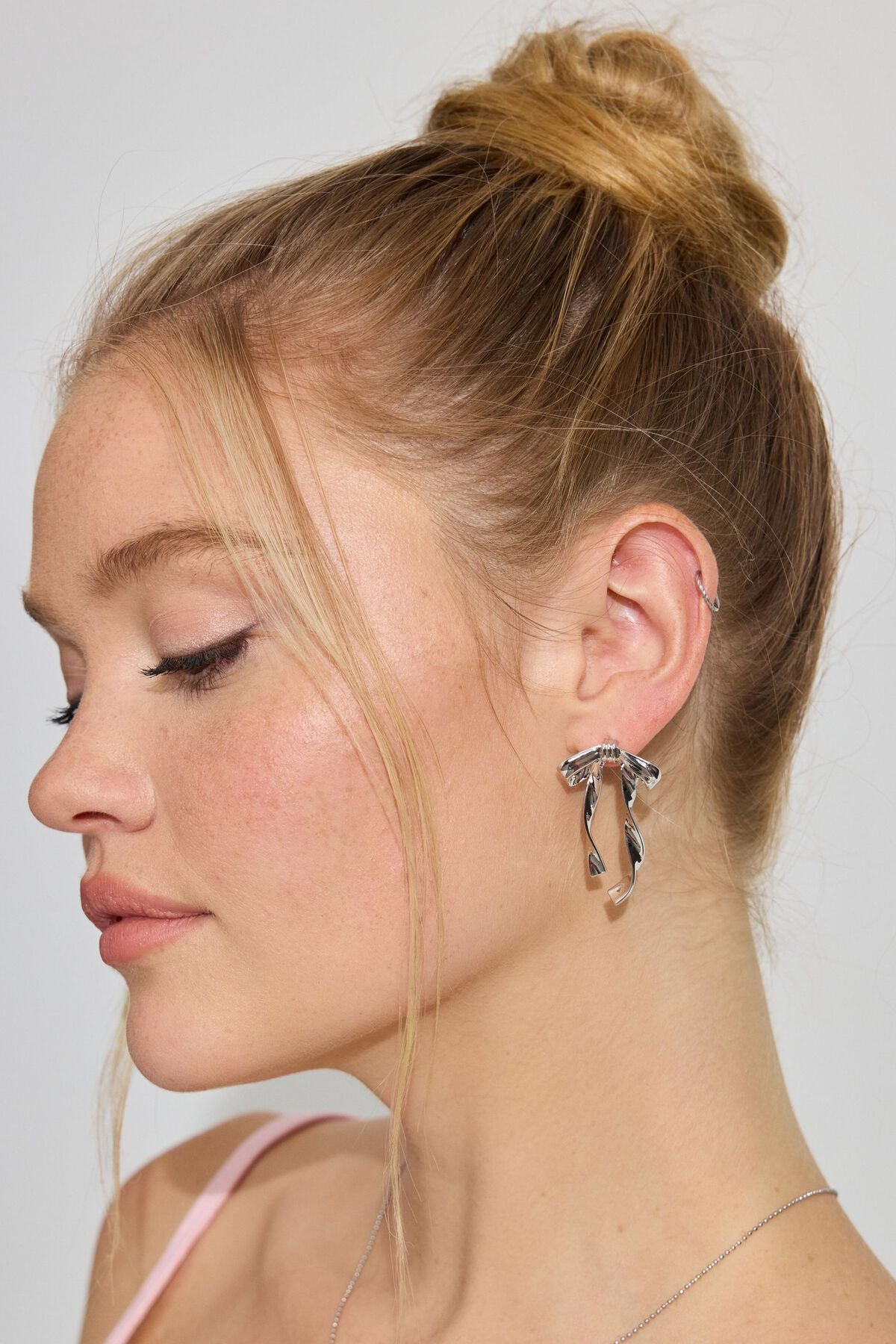 Boucles d'oreilles en métal avec nœud