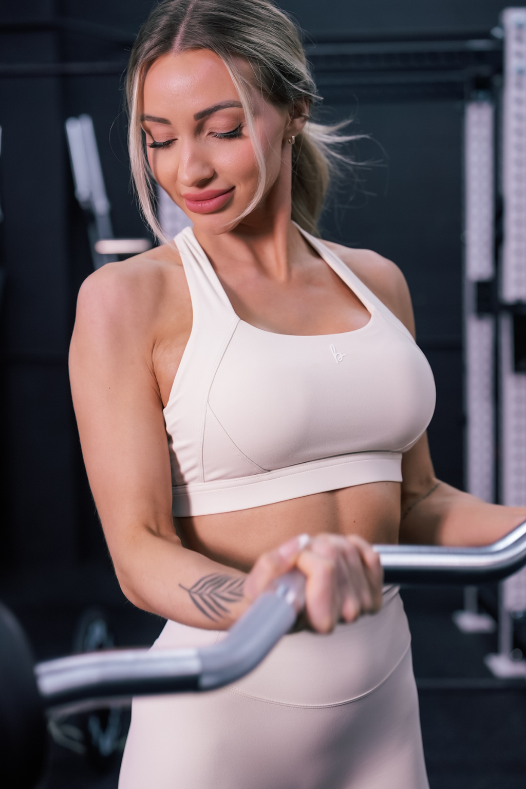 Soutien-gorge de combat ou de fuite