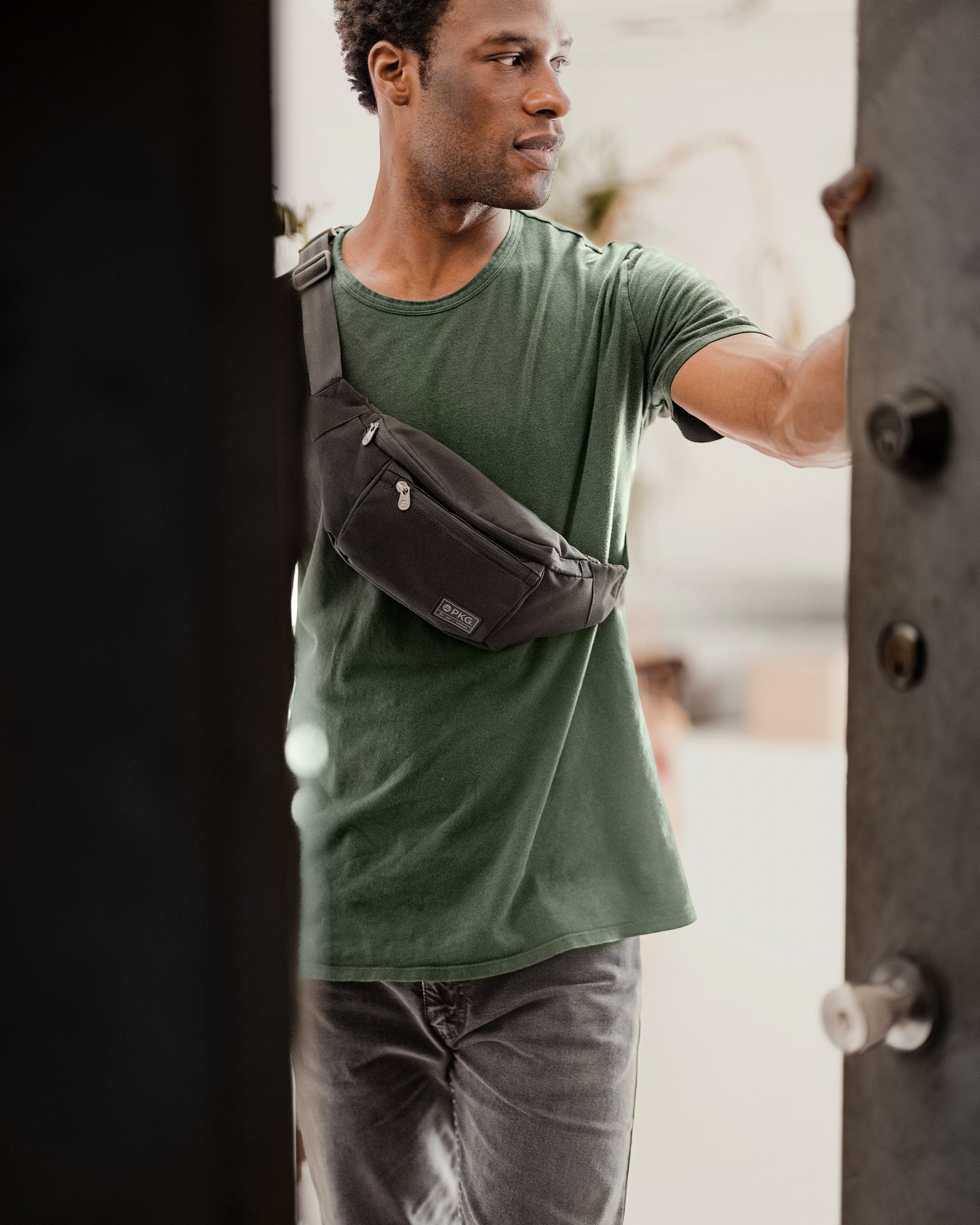 PKG Bremner 2L Cross-body