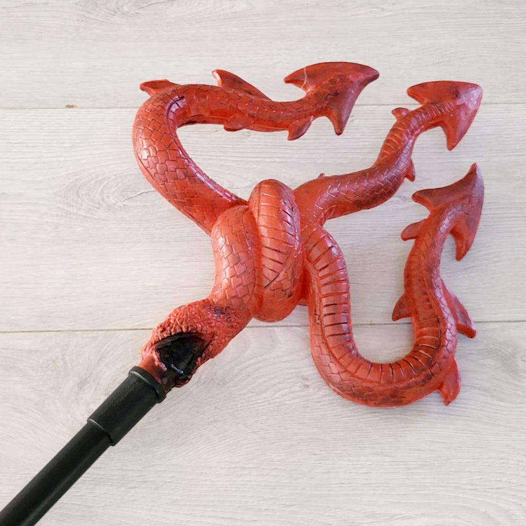PS01 - Trident d'Halloween en plastique style serpent. À retirer ou à livrer sur place uniquement.