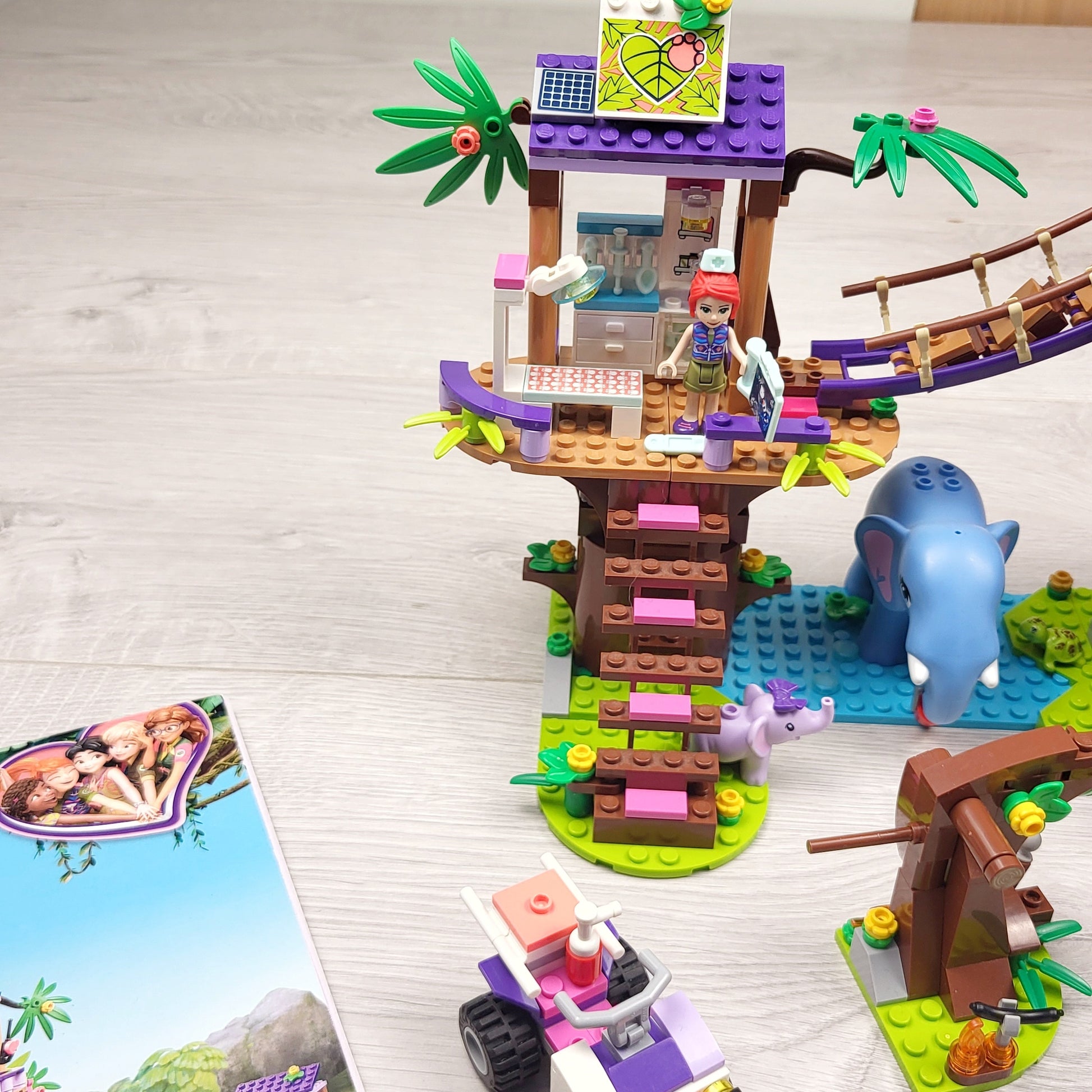 ZPXT3 - Base de sauvetage dans la jungle LEGO Friends.