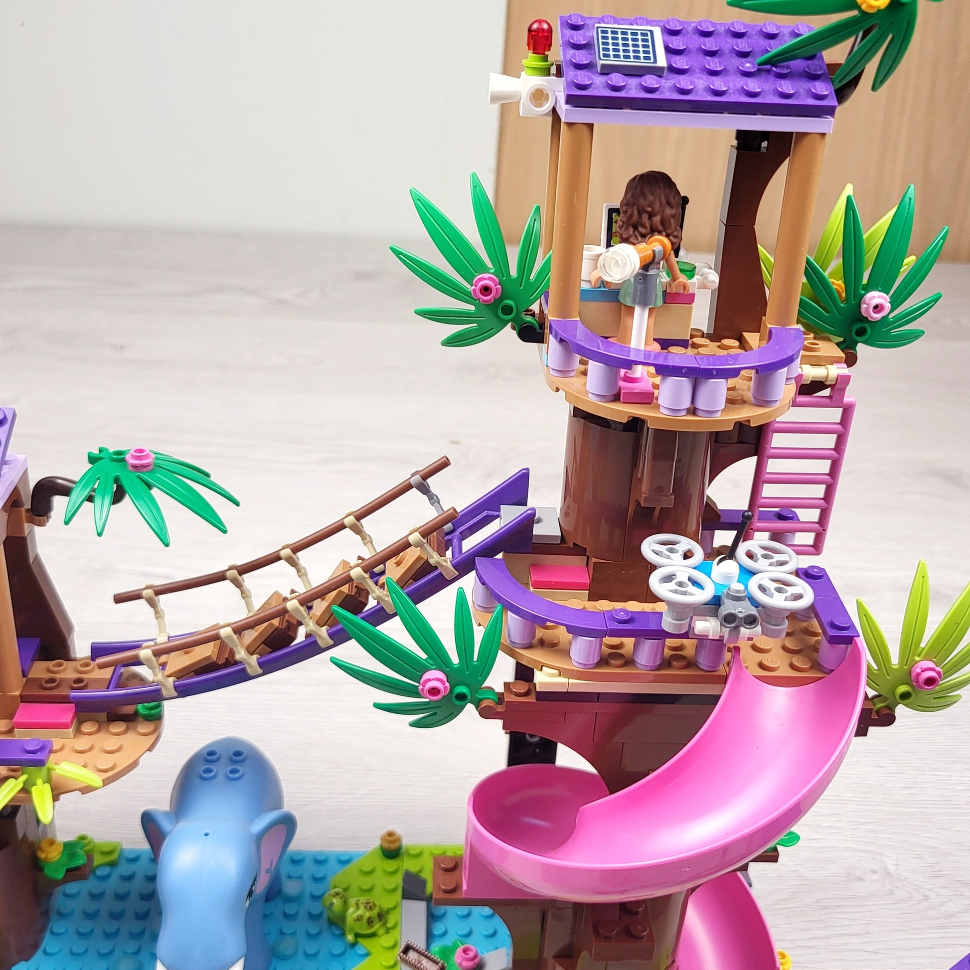 ZPXT3 - Base de sauvetage dans la jungle LEGO Friends.