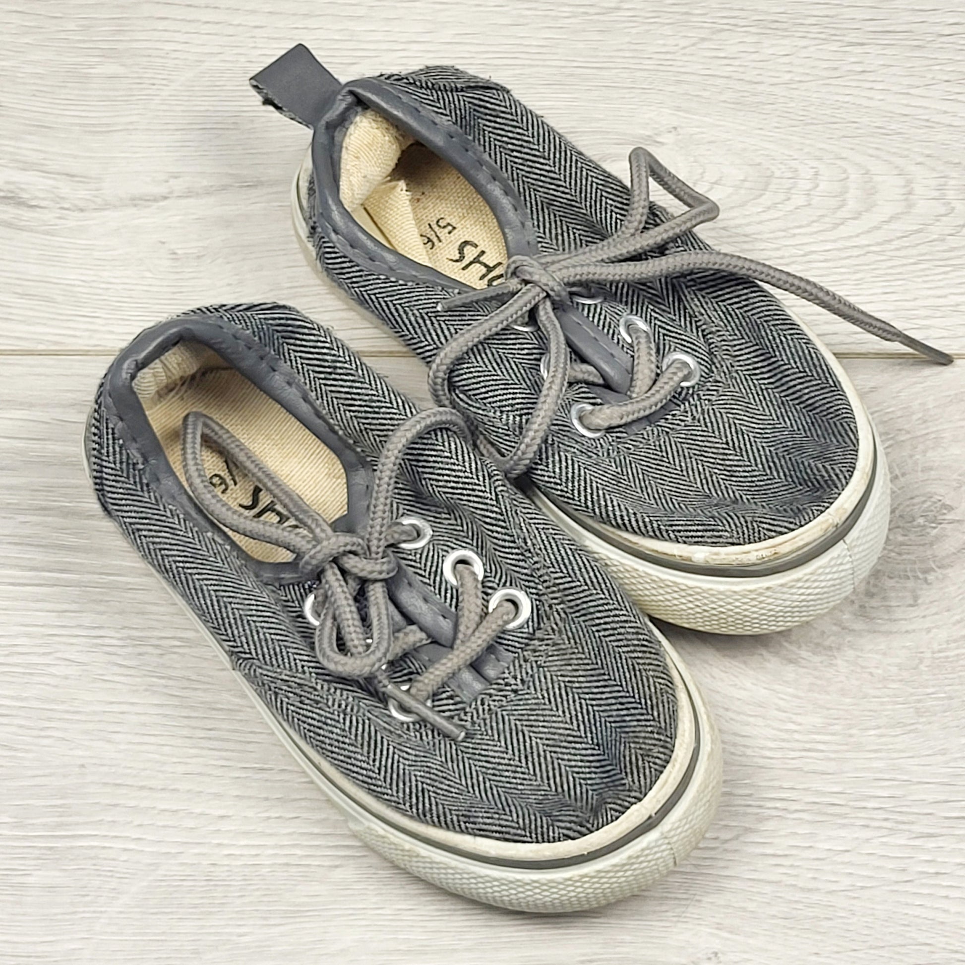 PS3 - Chaussures de course à lacets Shocked. Pointure 5/6