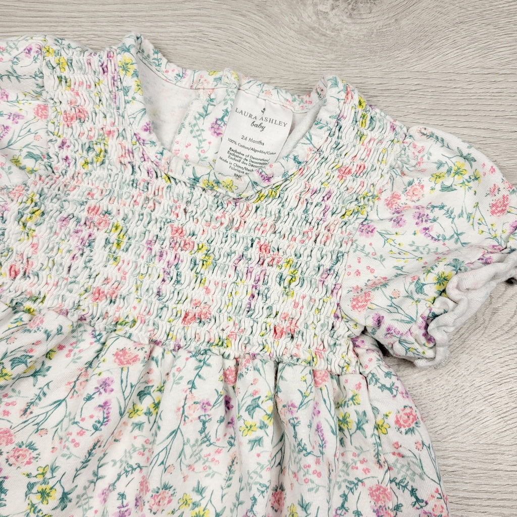 PS3 - Robe blanche à imprimé floral Laura Ashley. Taille 24 mois