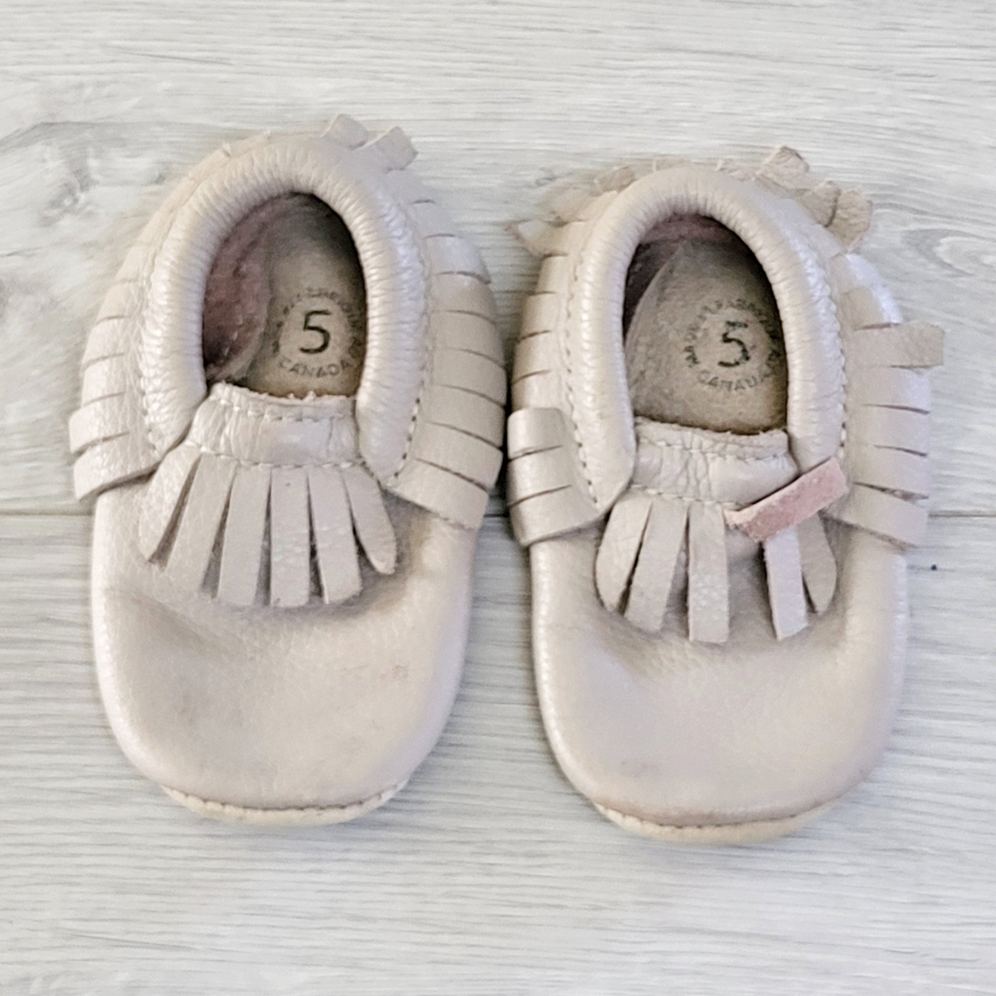 TBOW1 - Chaussures Heyfolks en cuir beige à semelles souples. Pointure 5 🍁