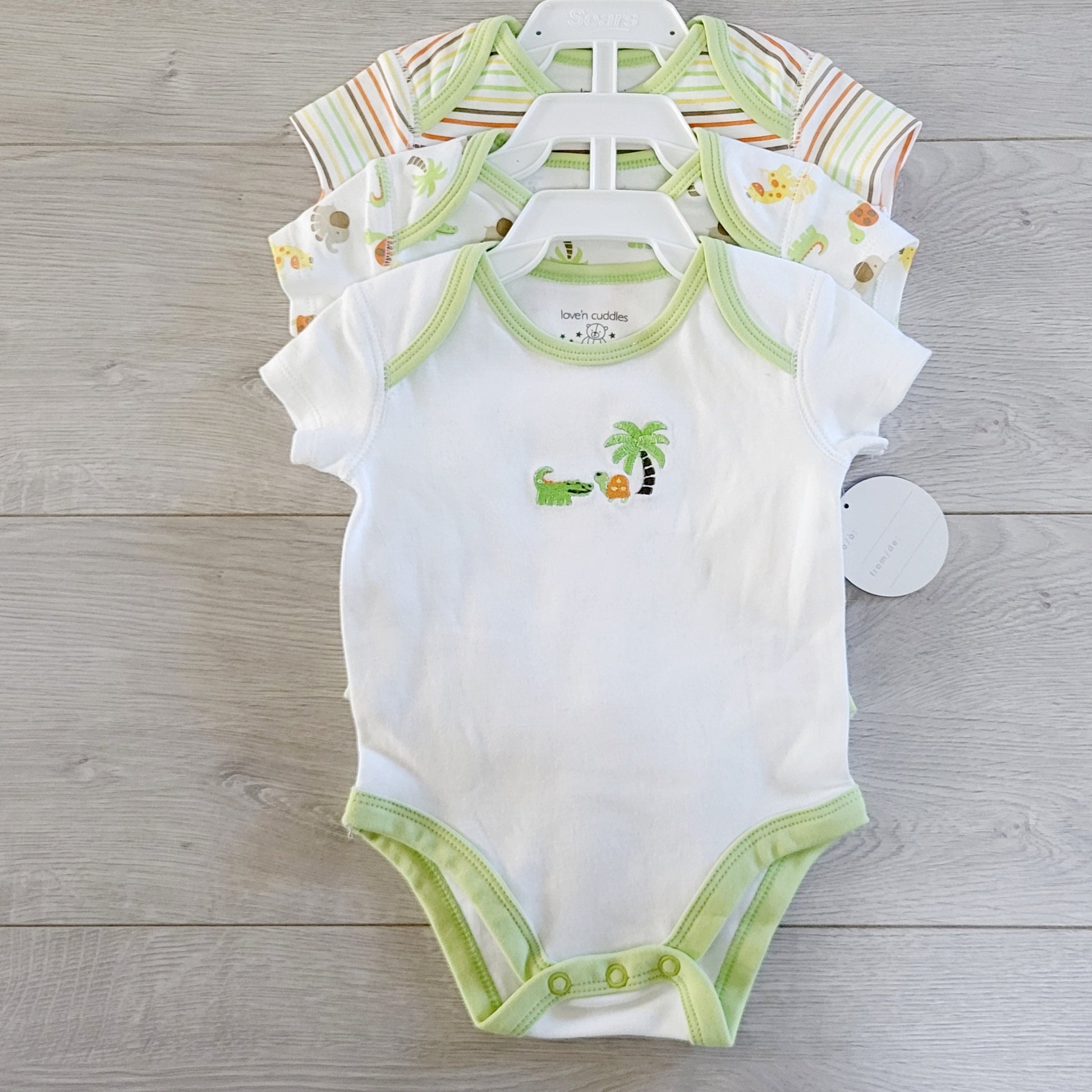 SUSM1 - NOUVEAU - Ensemble body Love n Cuddles (3 pièces). Taille 3 mois