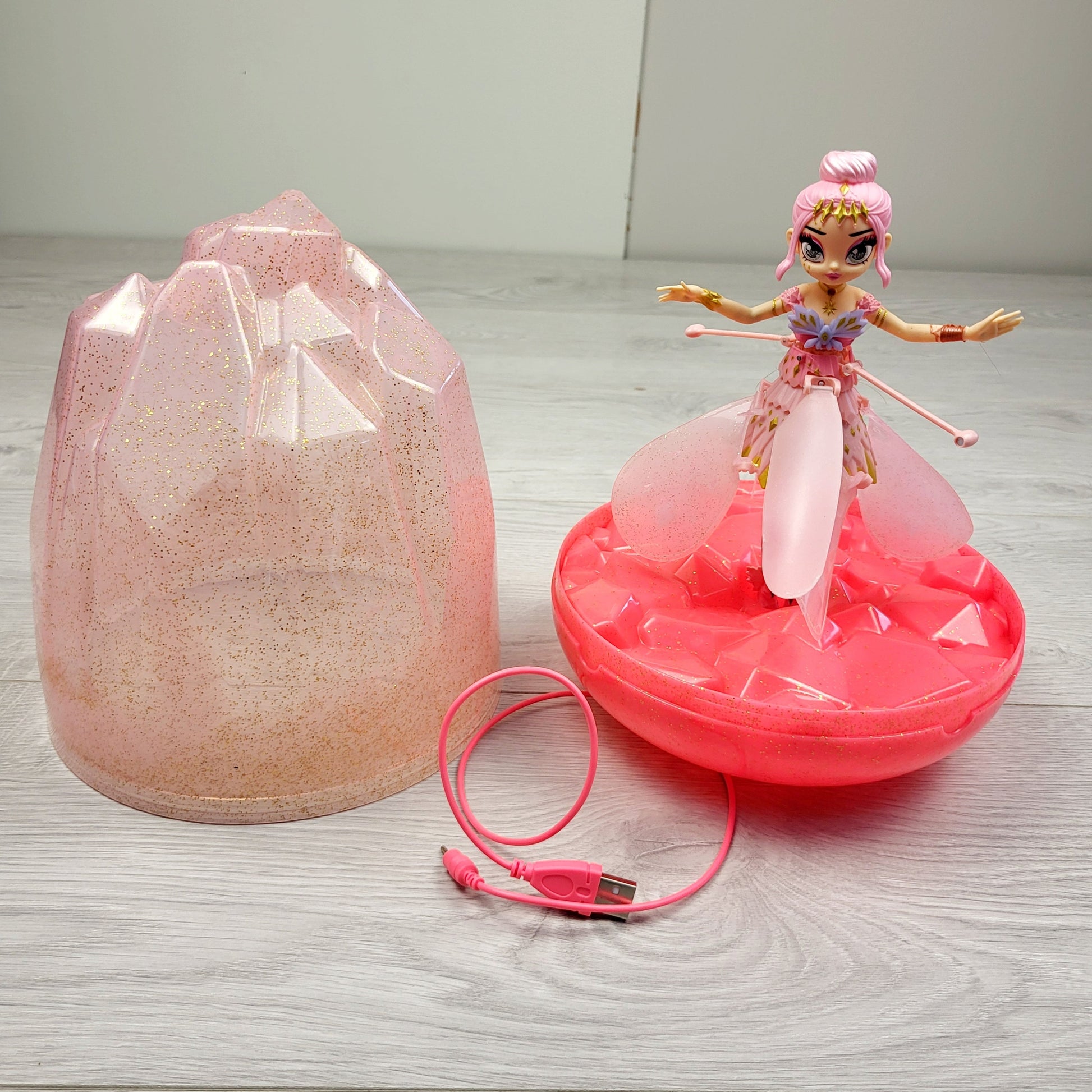 CKFT1 - Jouet Hatchimals Pixies Crystal Flyers, fée volante lumineuse. Retrait ou livraison sur place uniquement.