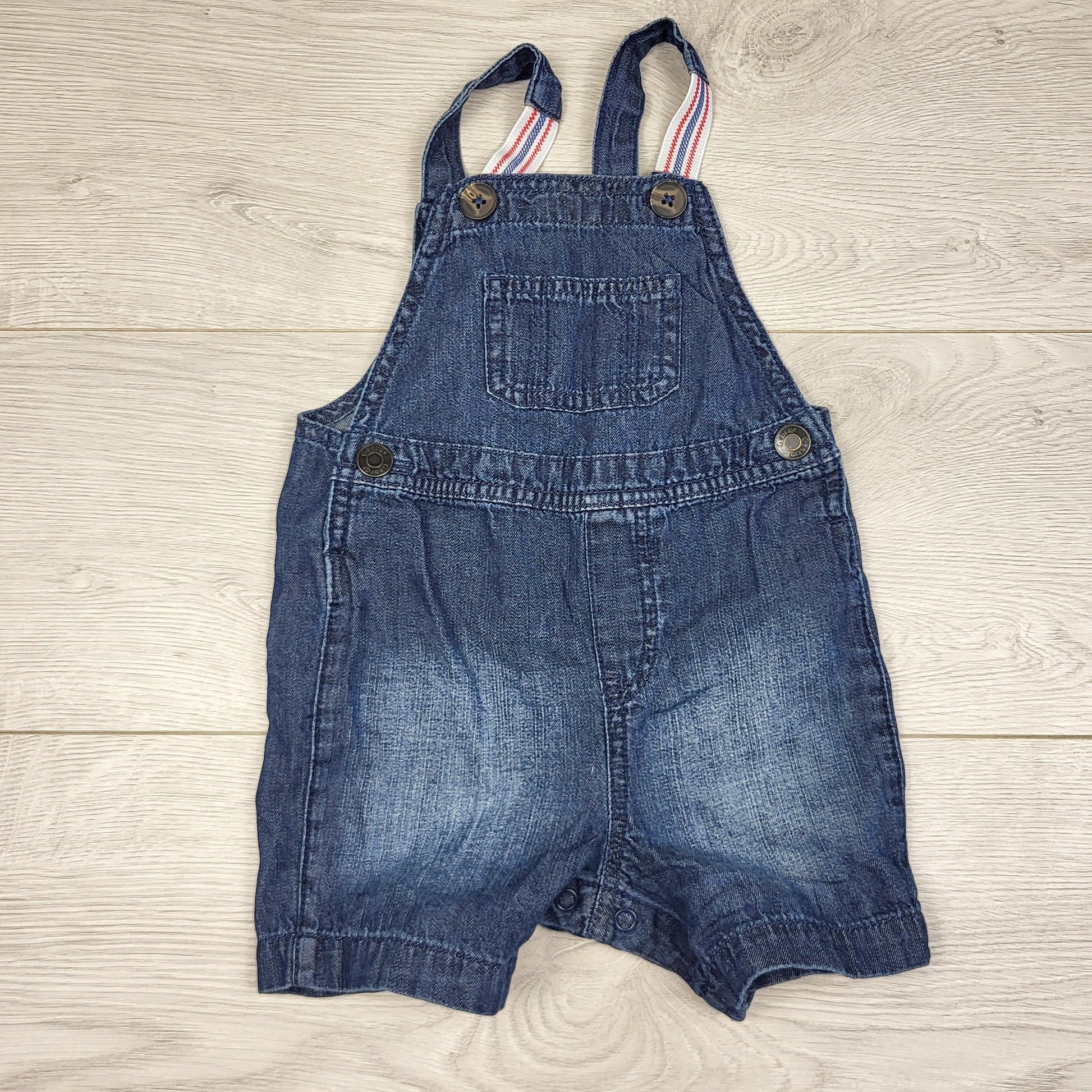 RUBH1 - Salopette en jean George. Taille 12-18 mois